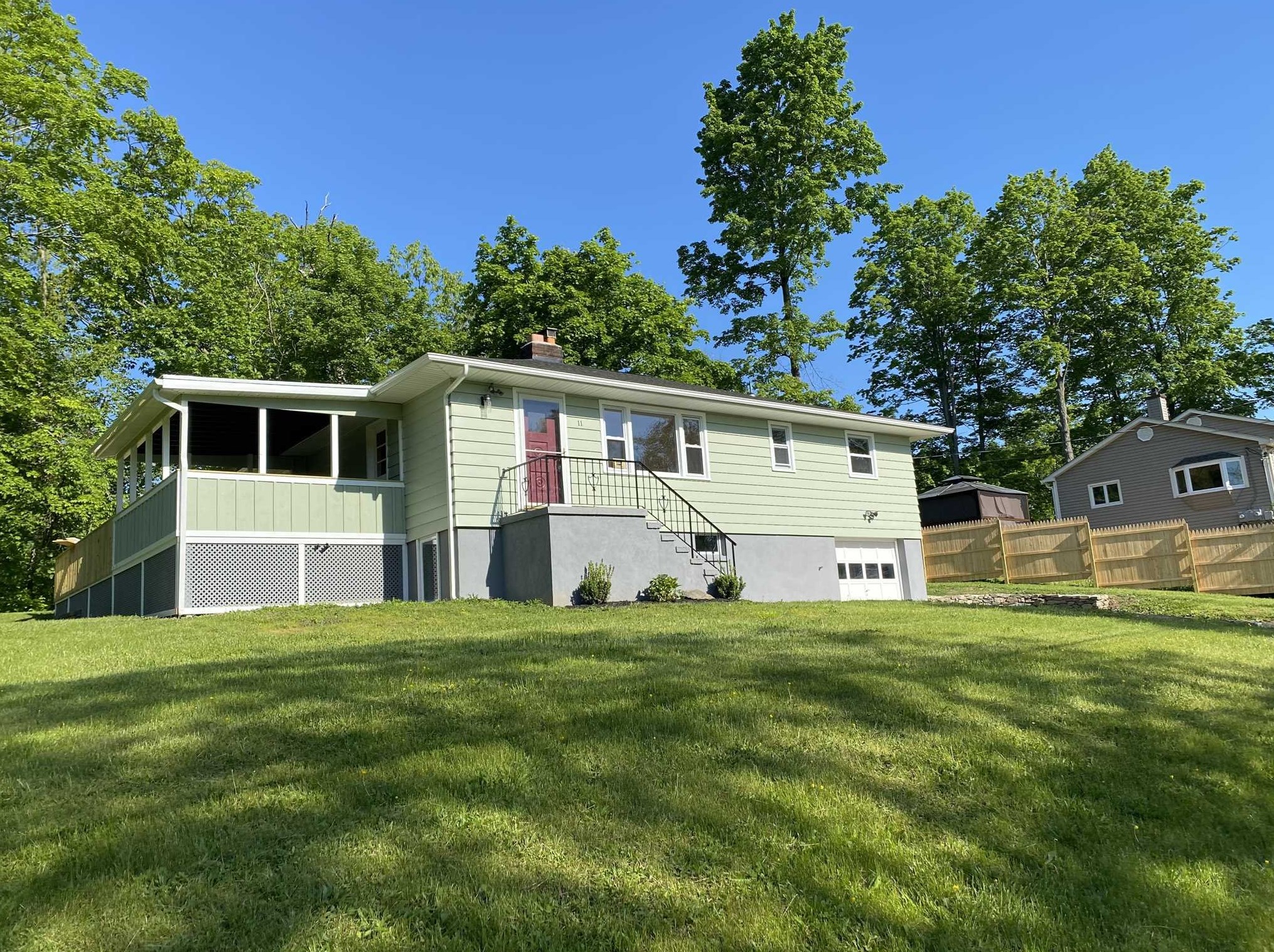 11 Alice Ln, Fishkill, NY 12524