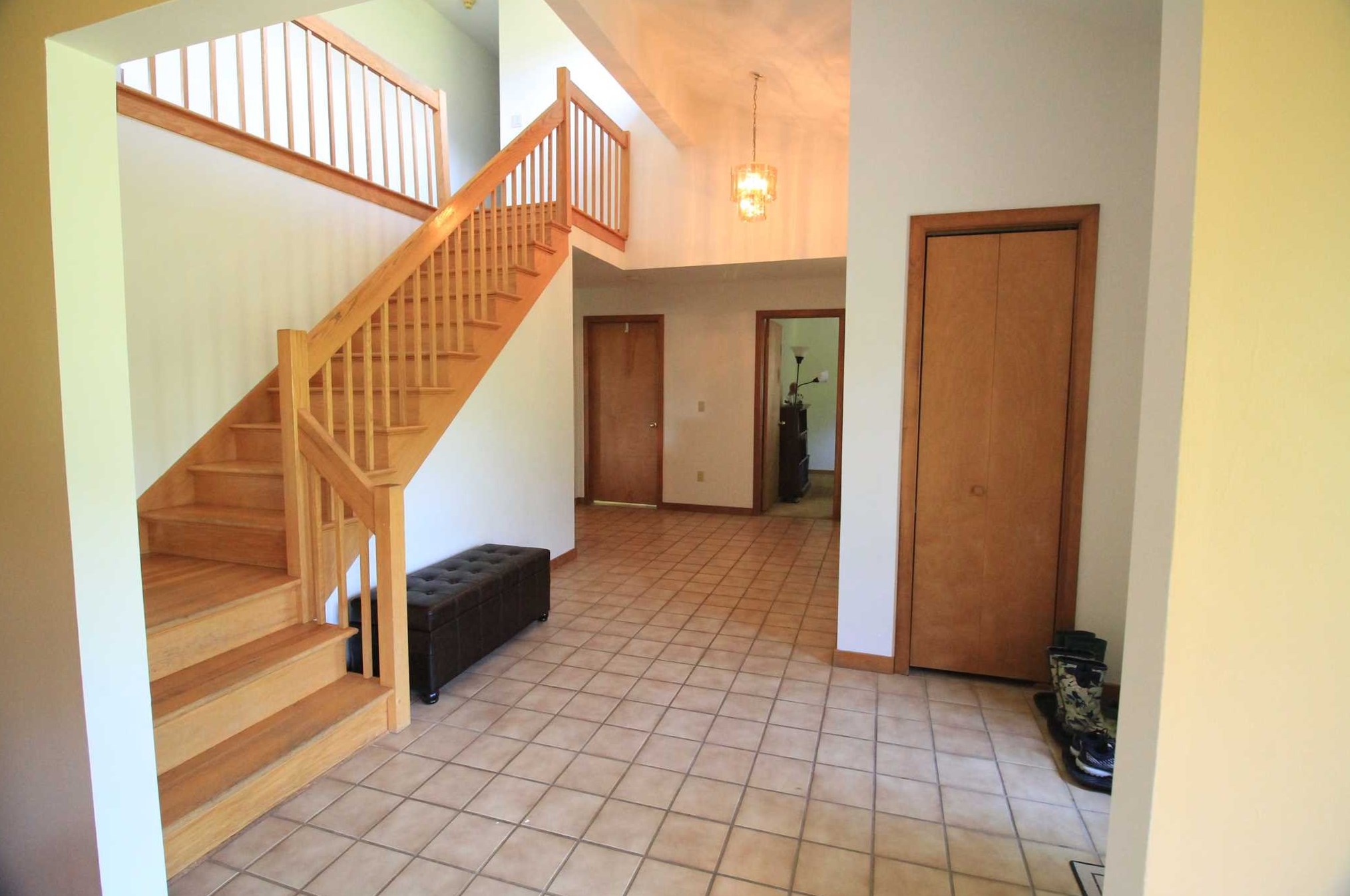 27 Patricia Dr, Pleasant Valley, NY 12569