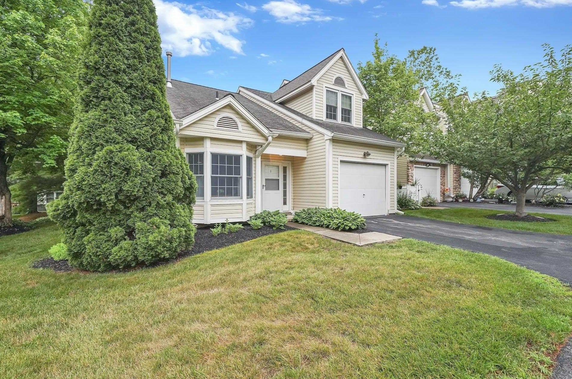 1 Chadwick Ct, Fishkill, NY 12524