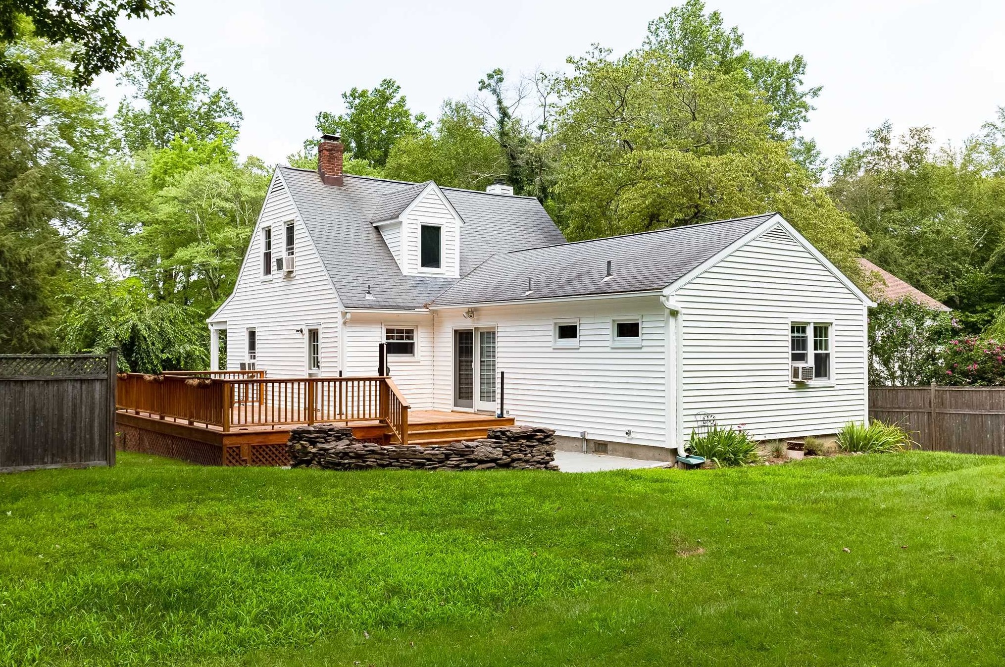 4 Oak Dr, Katonah NY  10536-3222 exterior