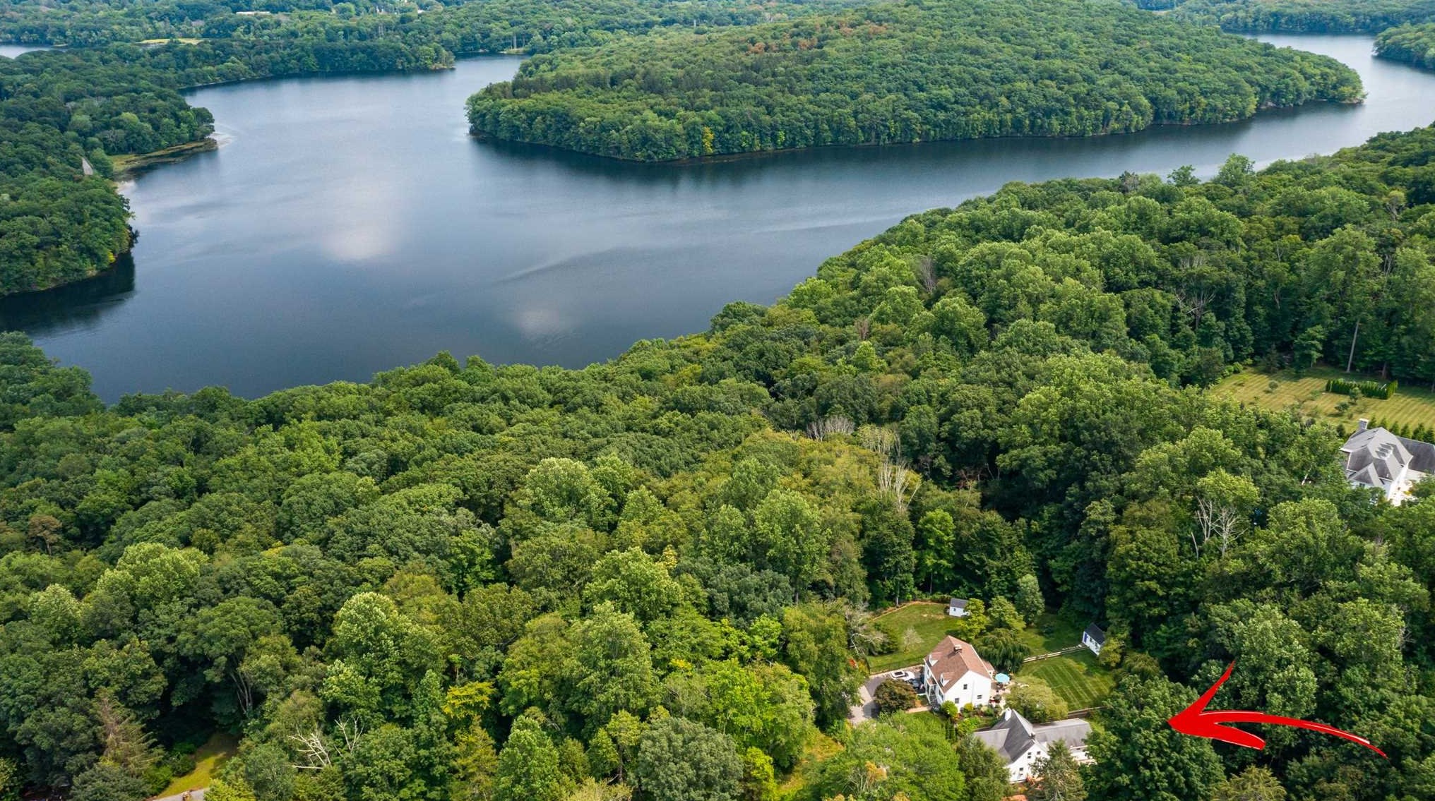 4 Oak Dr, Katonah NY  10536-3222 exterior