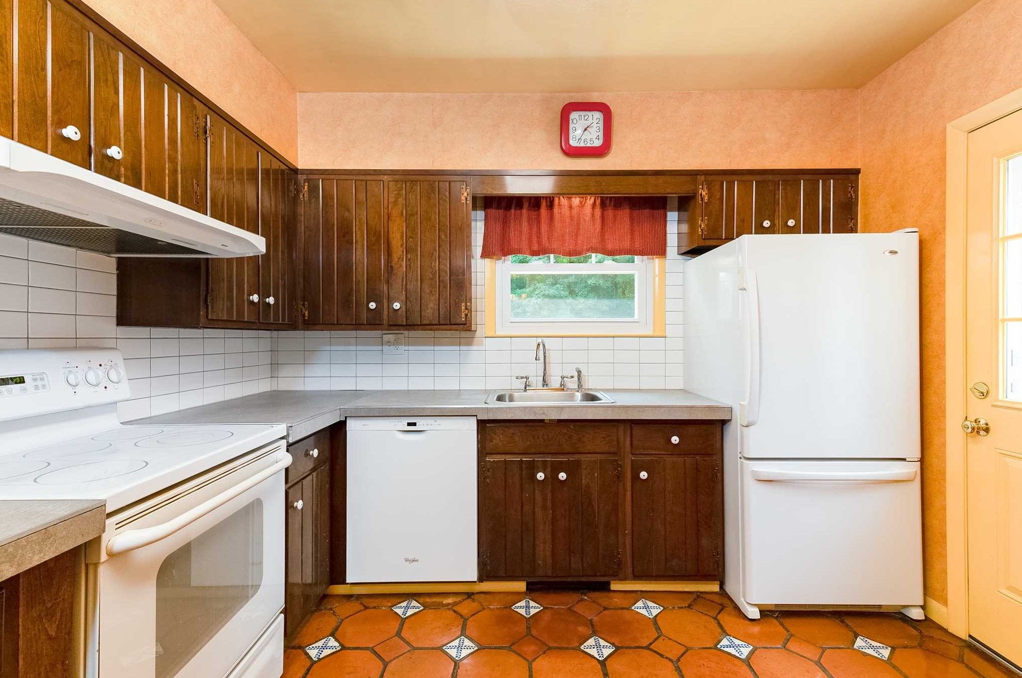 4 Oak Dr, Katonah NY  10536-3222 exterior