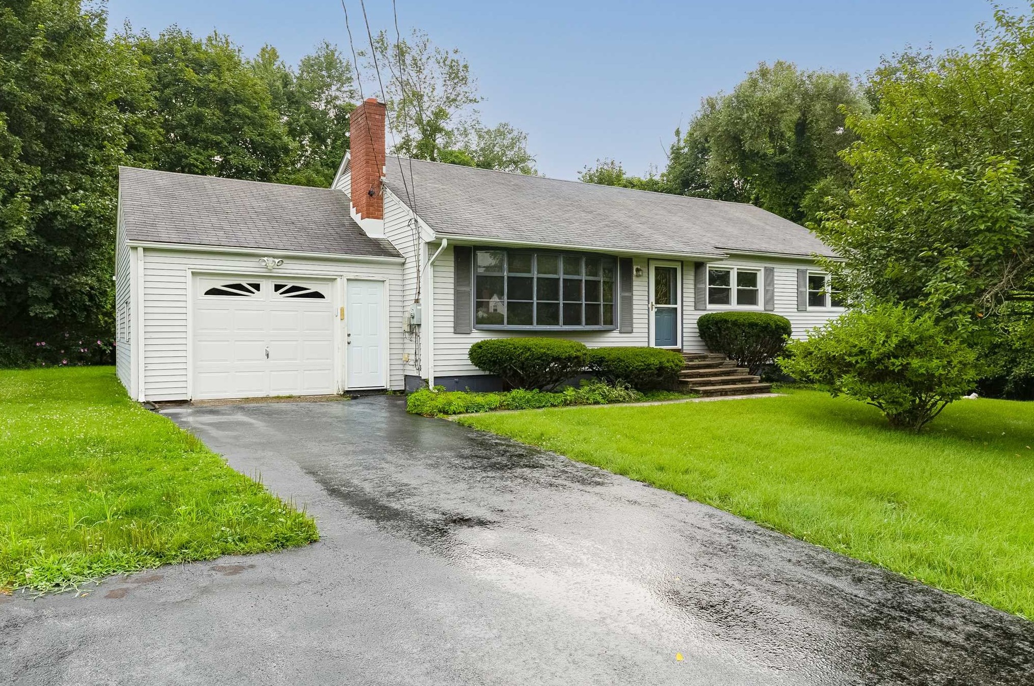 21 Mainetti Dr, Poughkeepsie, NY 12603-5401