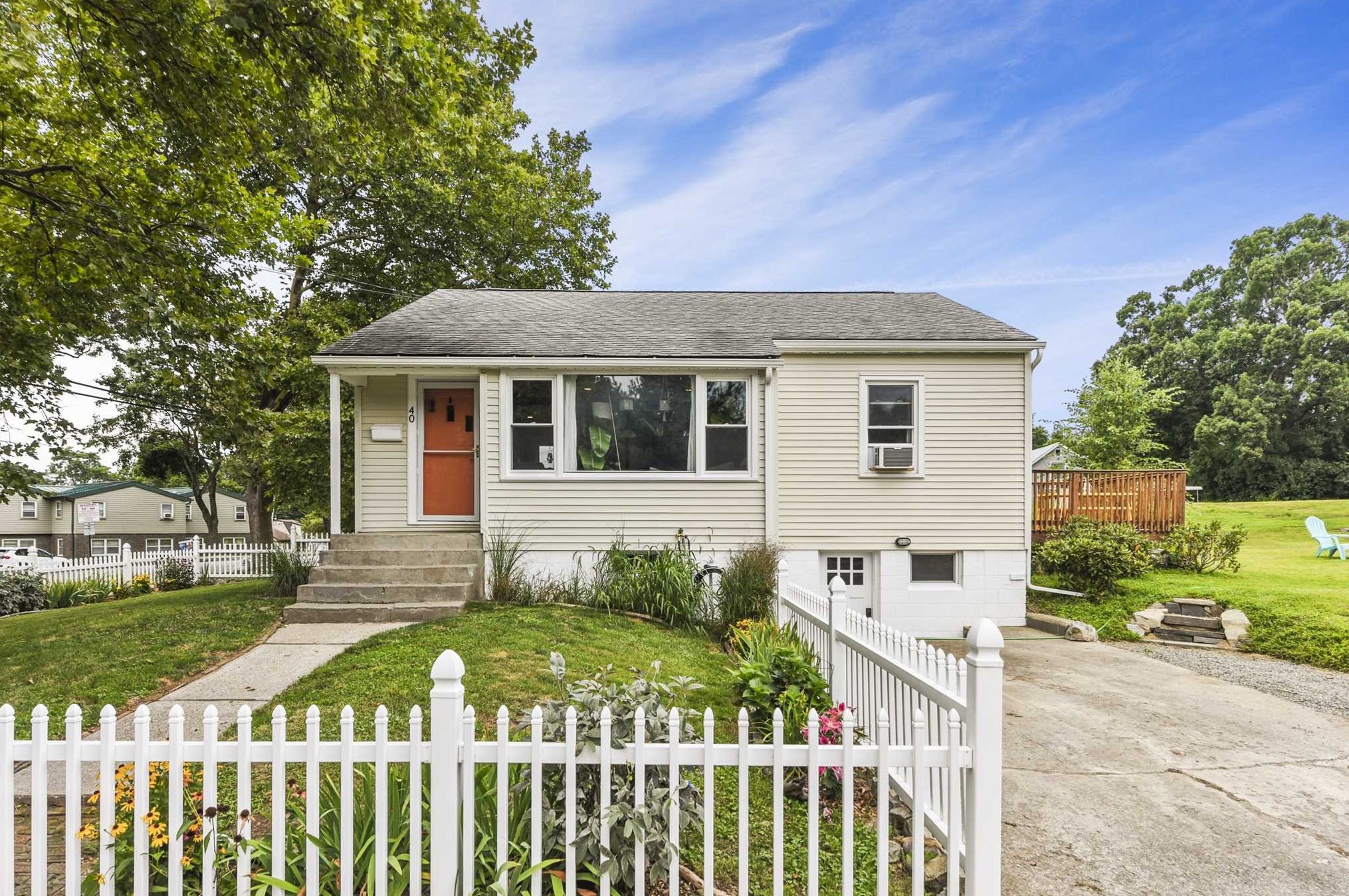 40 Center St, Beacon, NY 12508-3406