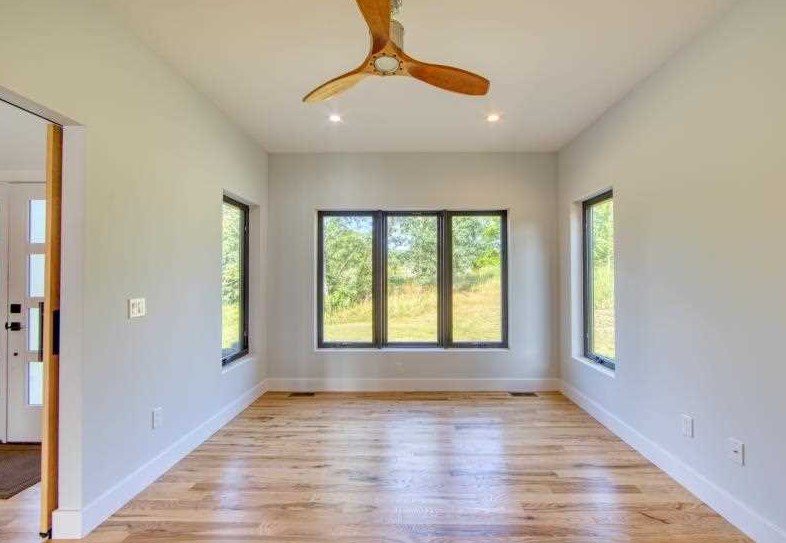 1 Summit Dr, Marlborough, NY 12542