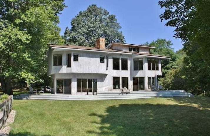 242 Lake Dr, Rhinebeck, NY 12572