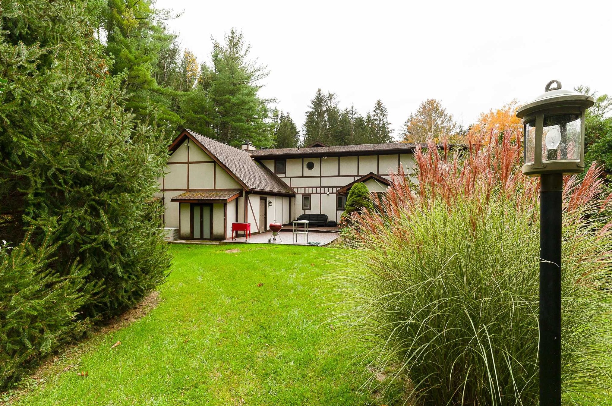 295 Drake Rd, Pleasant Valley, NY 12569
