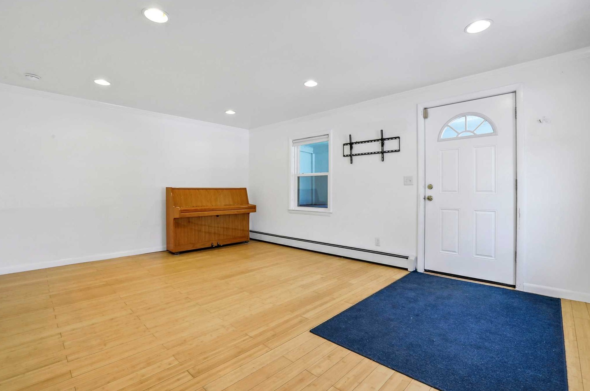 44 Cedar St, Beacon NY 12508-3010 exterior