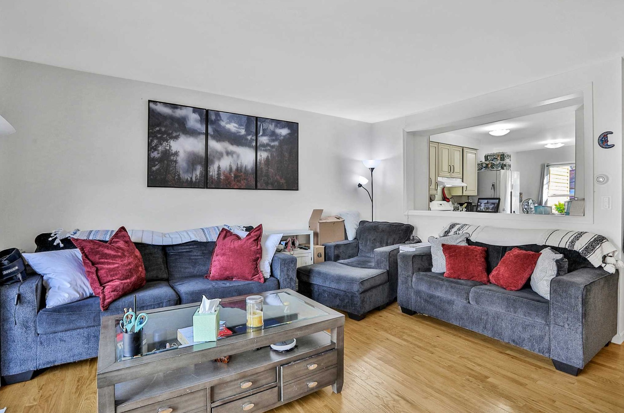 8 Sycamore Dr, Beacon NY 12508-3928 exterior