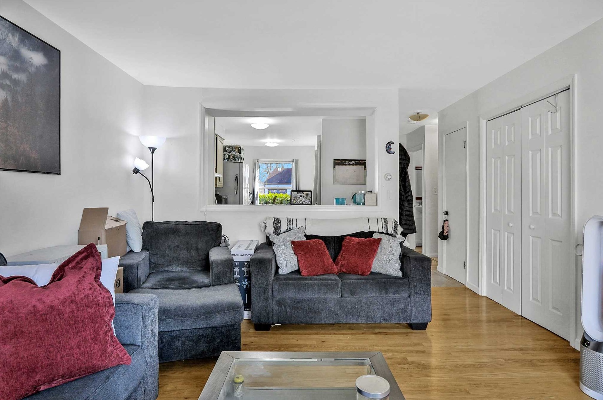 8 Sycamore Dr, Beacon NY 12508-3928 exterior