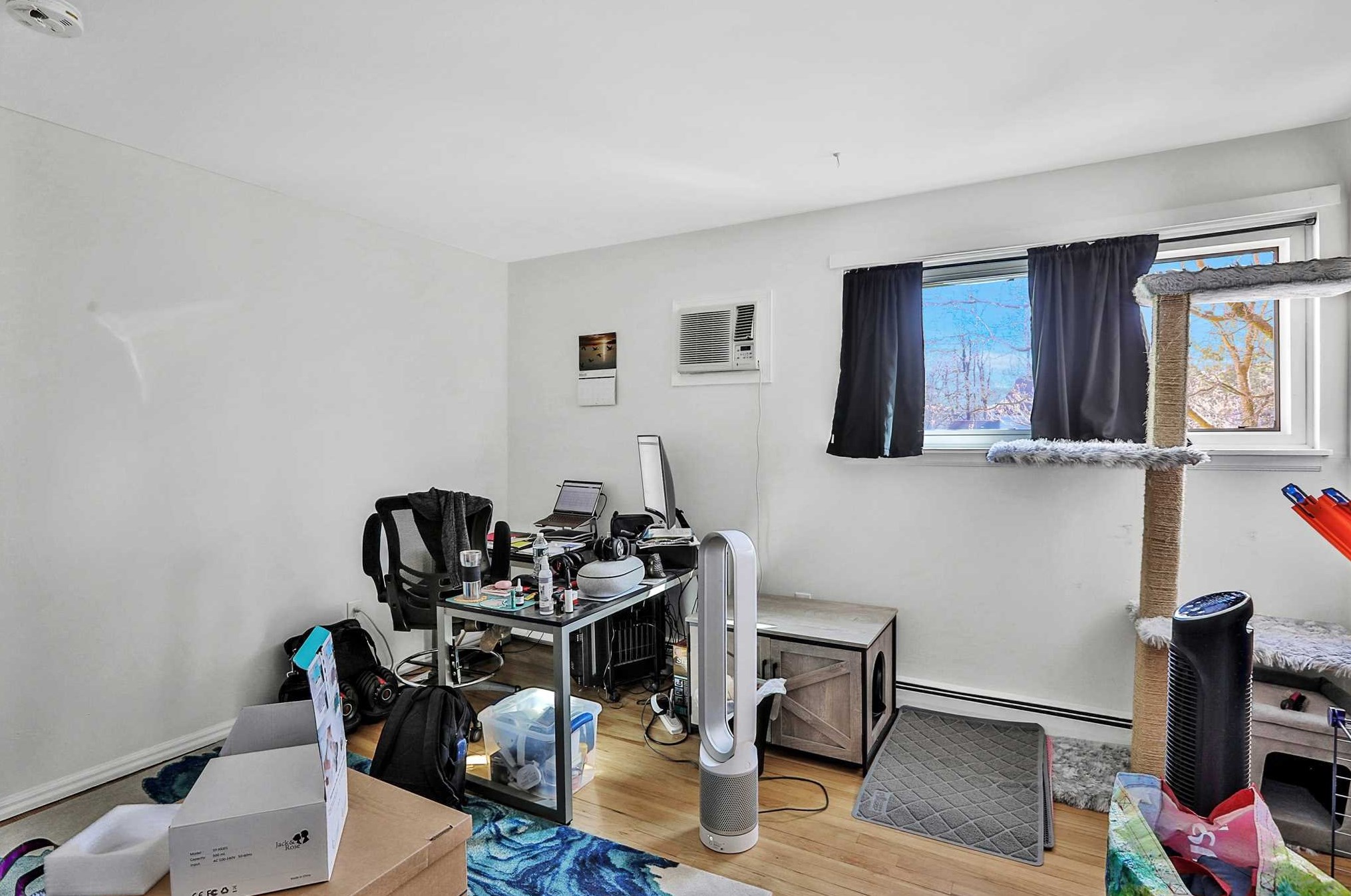 8 Sycamore Dr, Beacon NY 12508-3928 exterior