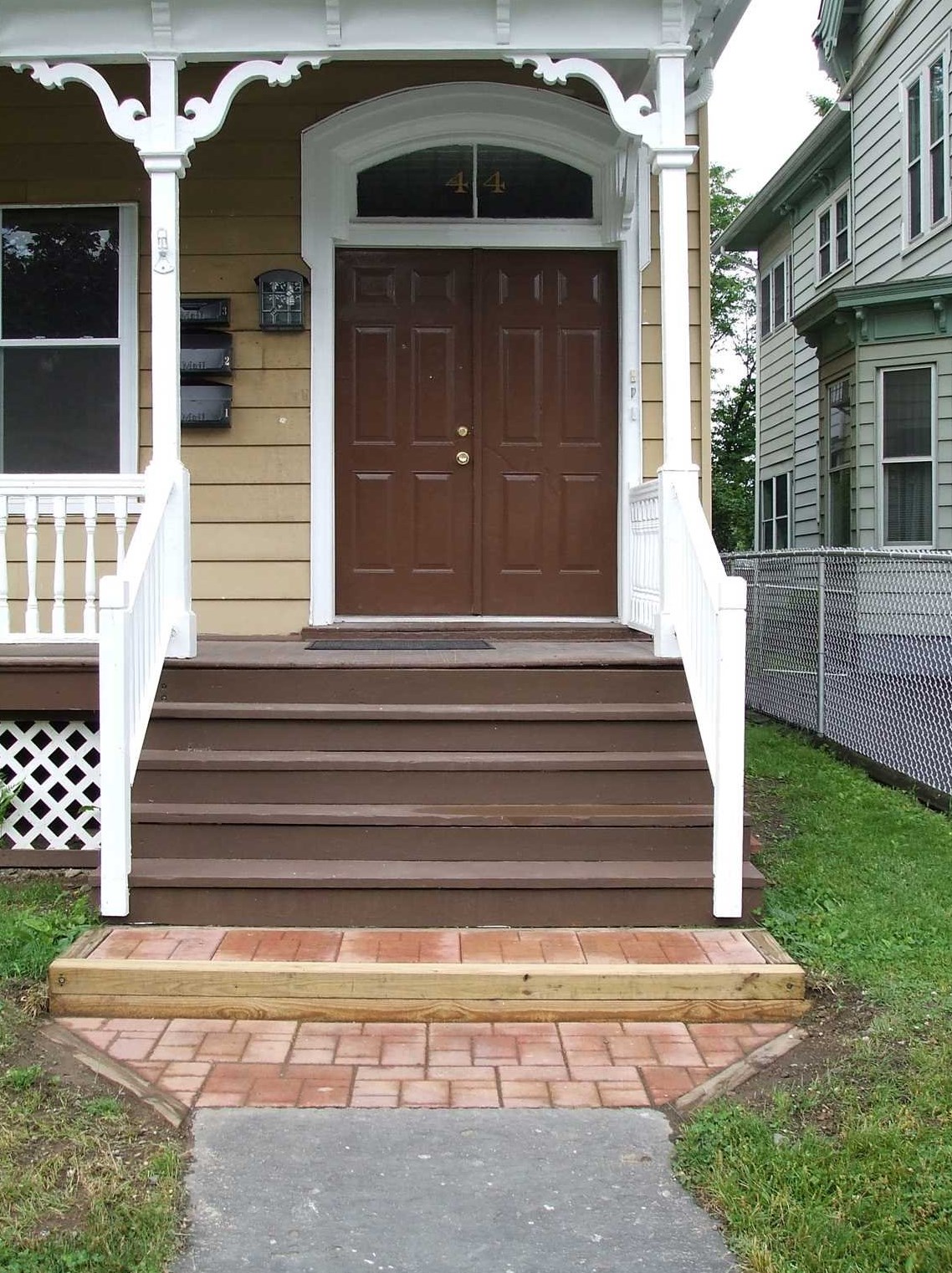 44 Marshall St, Poughkeepsie, NY 12601-1923