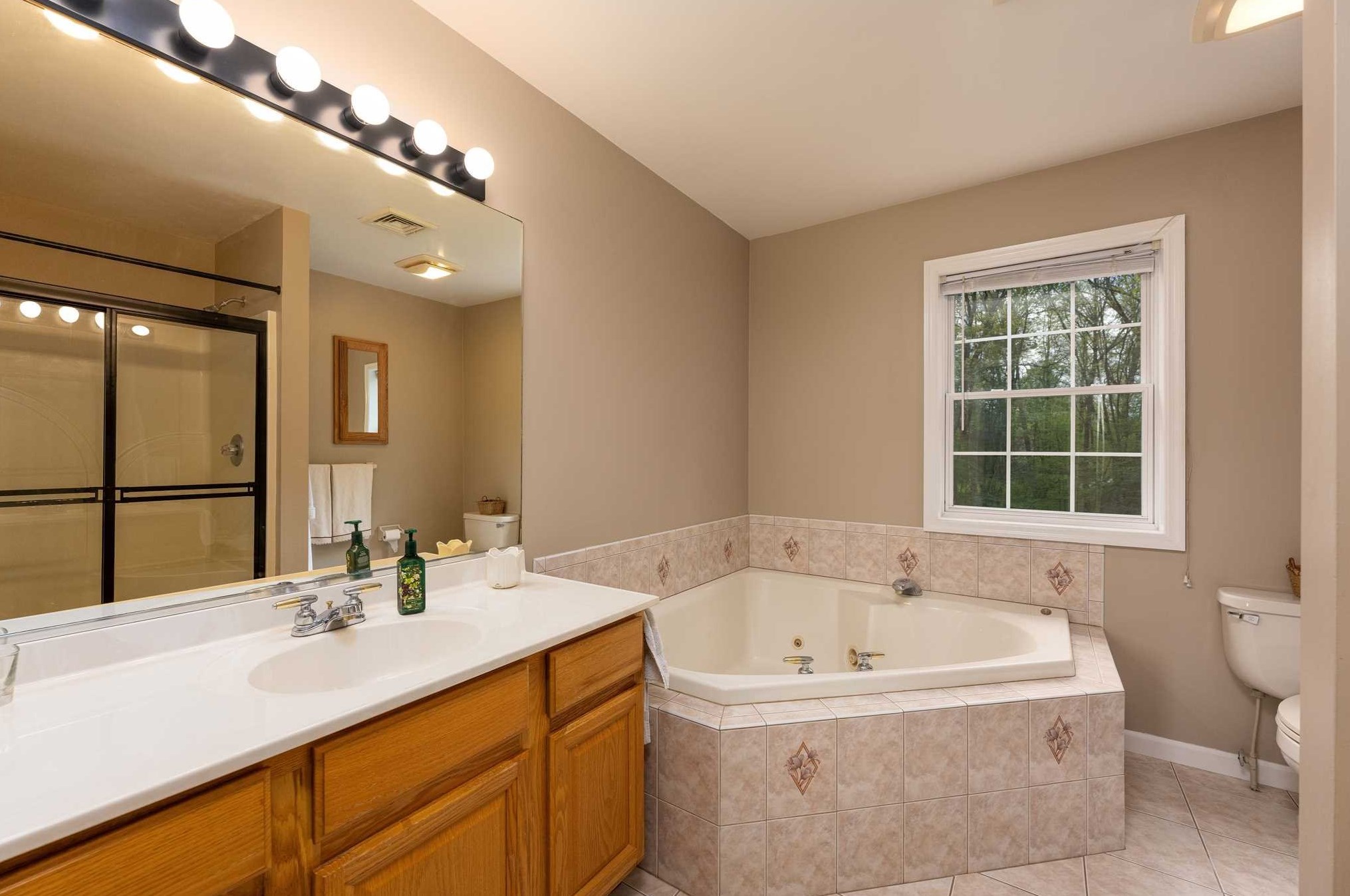 3 Hollyberry Dr, East Fishkill NY 12533-5383 exterior