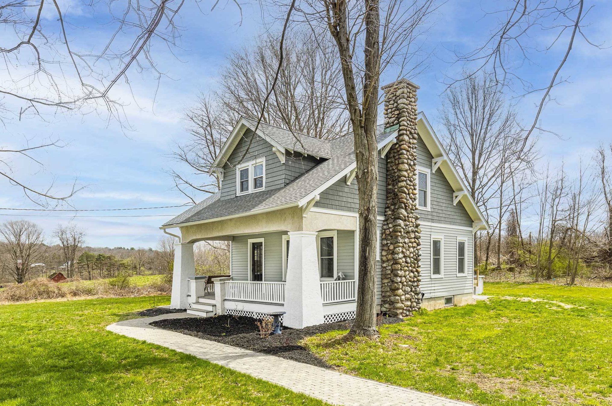 37 Echo Valley Rd, Red Hook, NY 12571-2305