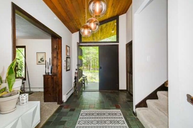 207 Fraleigh Ln, Red Hook NY 12571-2350 exterior