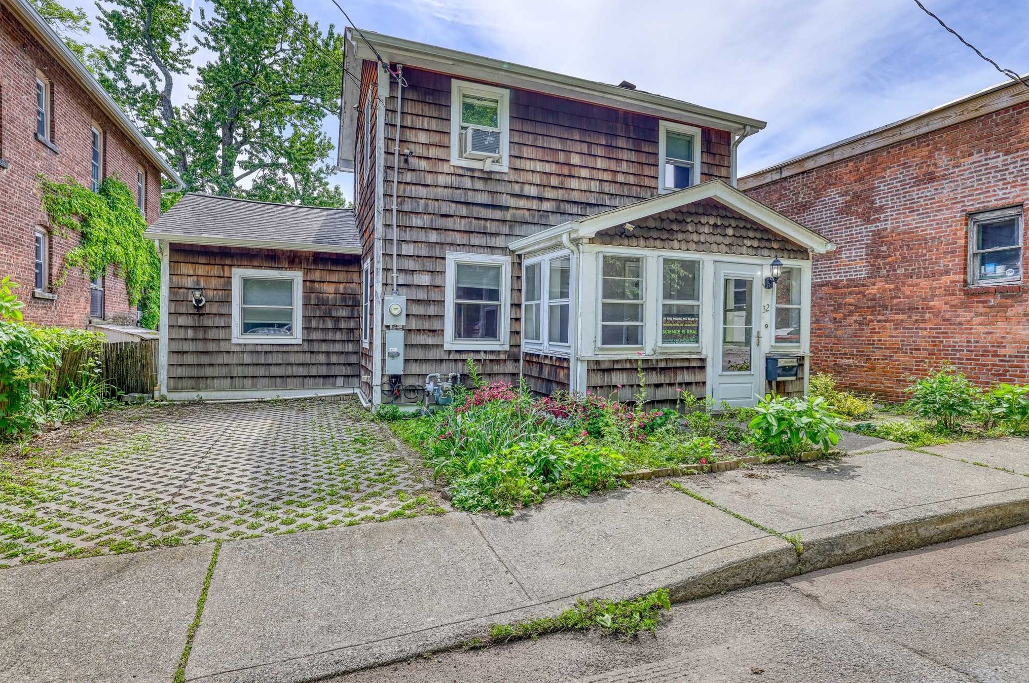 32 South St, Beacon, NY 12508-2853