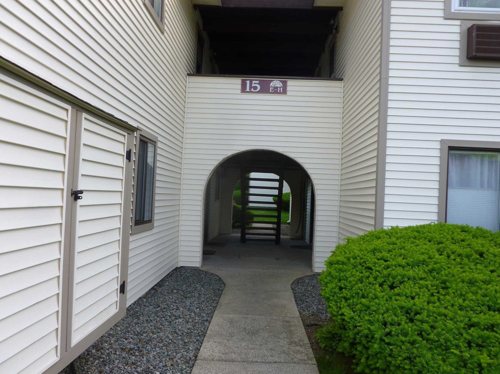 15 Club House Dr, Fishkill, NY 12524