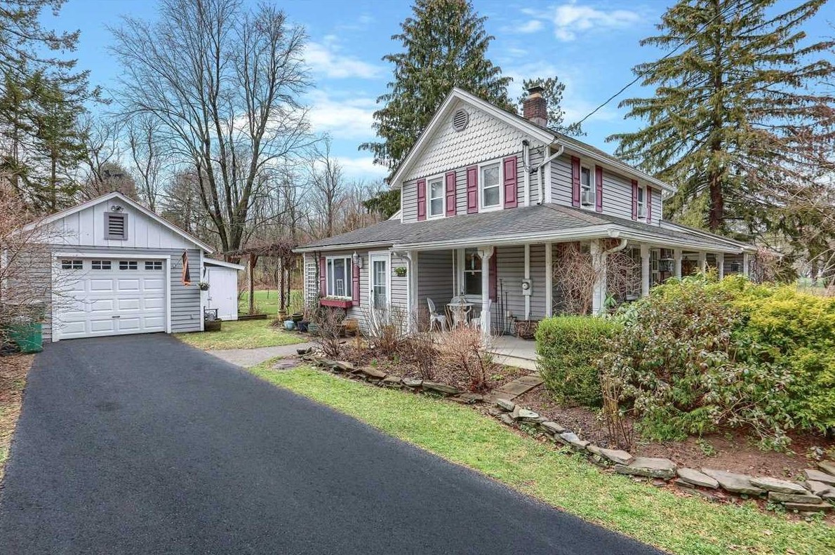 123 Creamery Rd, East Fishkill, NY 12533-5271