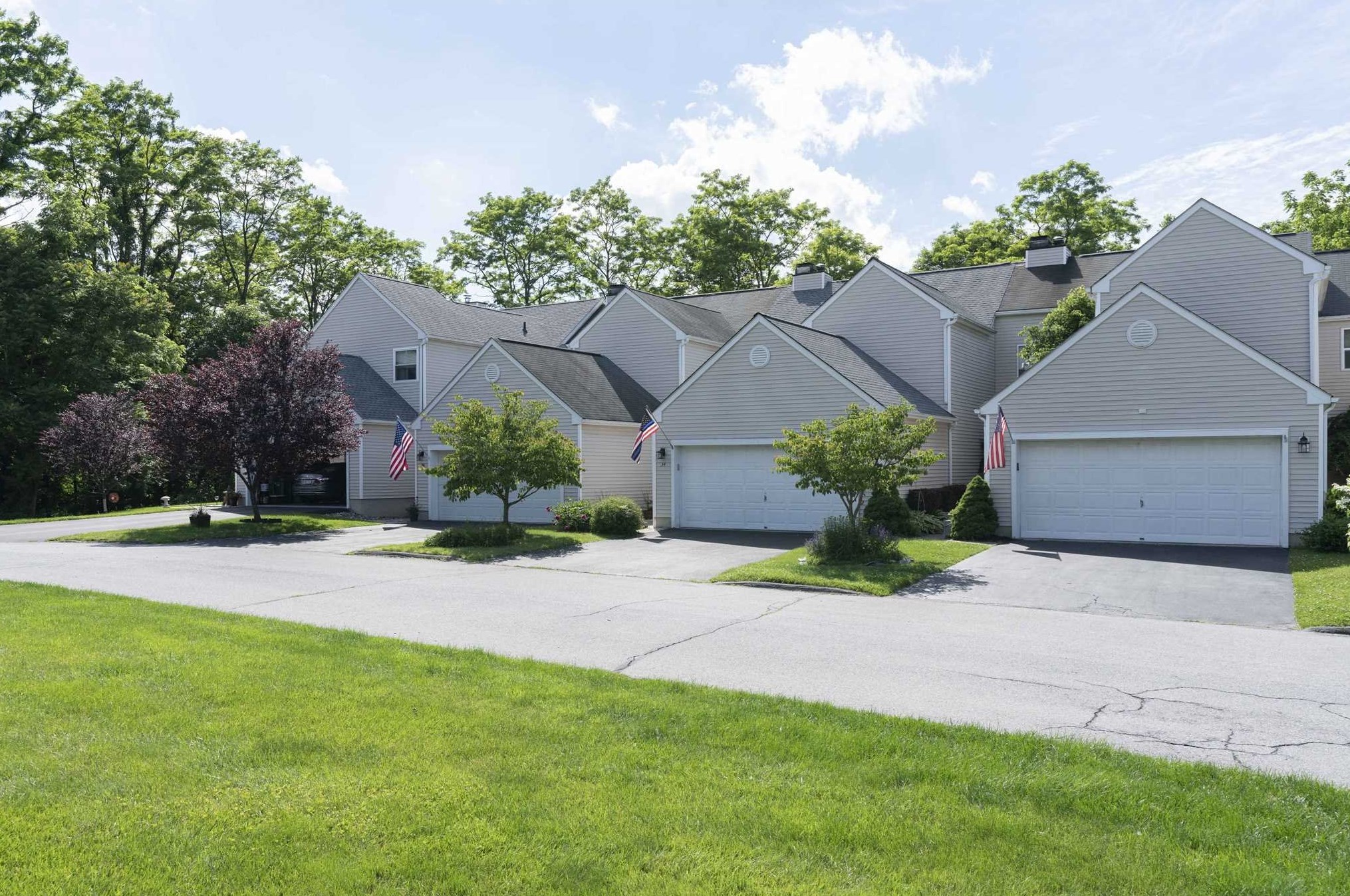 36 Skidmore Rd, Poughquag, NY 12570