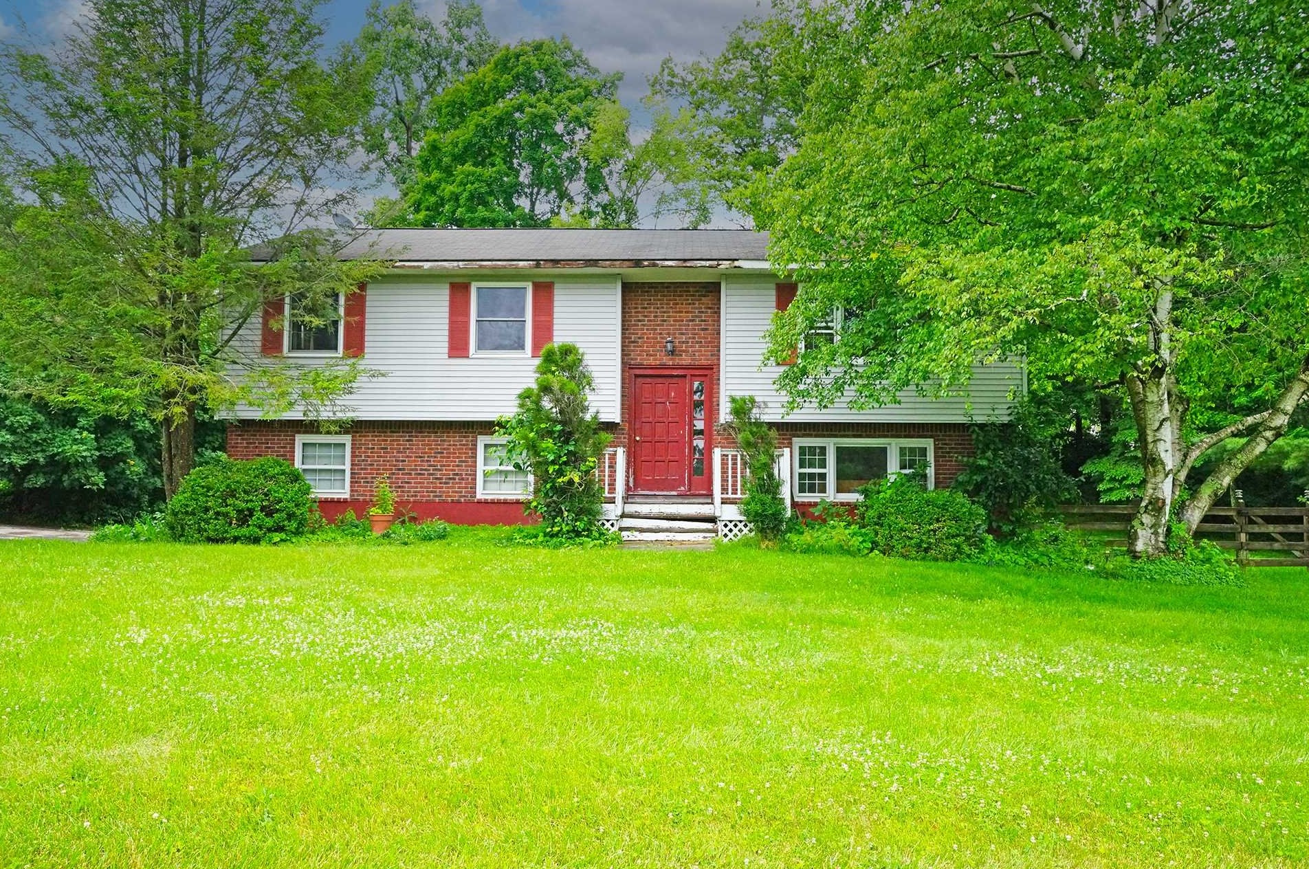 181 Andrews Rd, La Grange, NY 12540