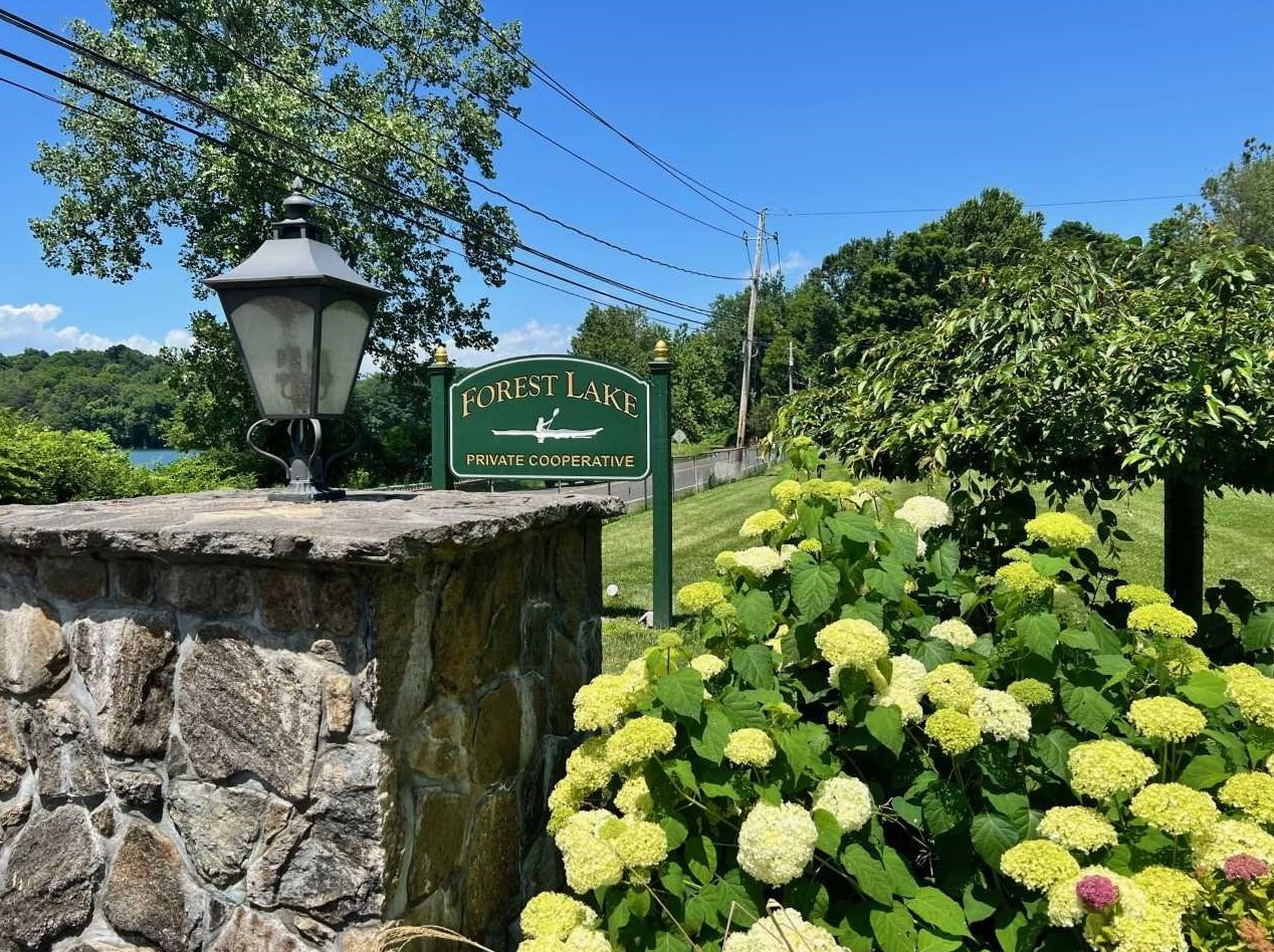 288 Sylvan Lk Rd, East Fishkill NY  12533-5417 exterior