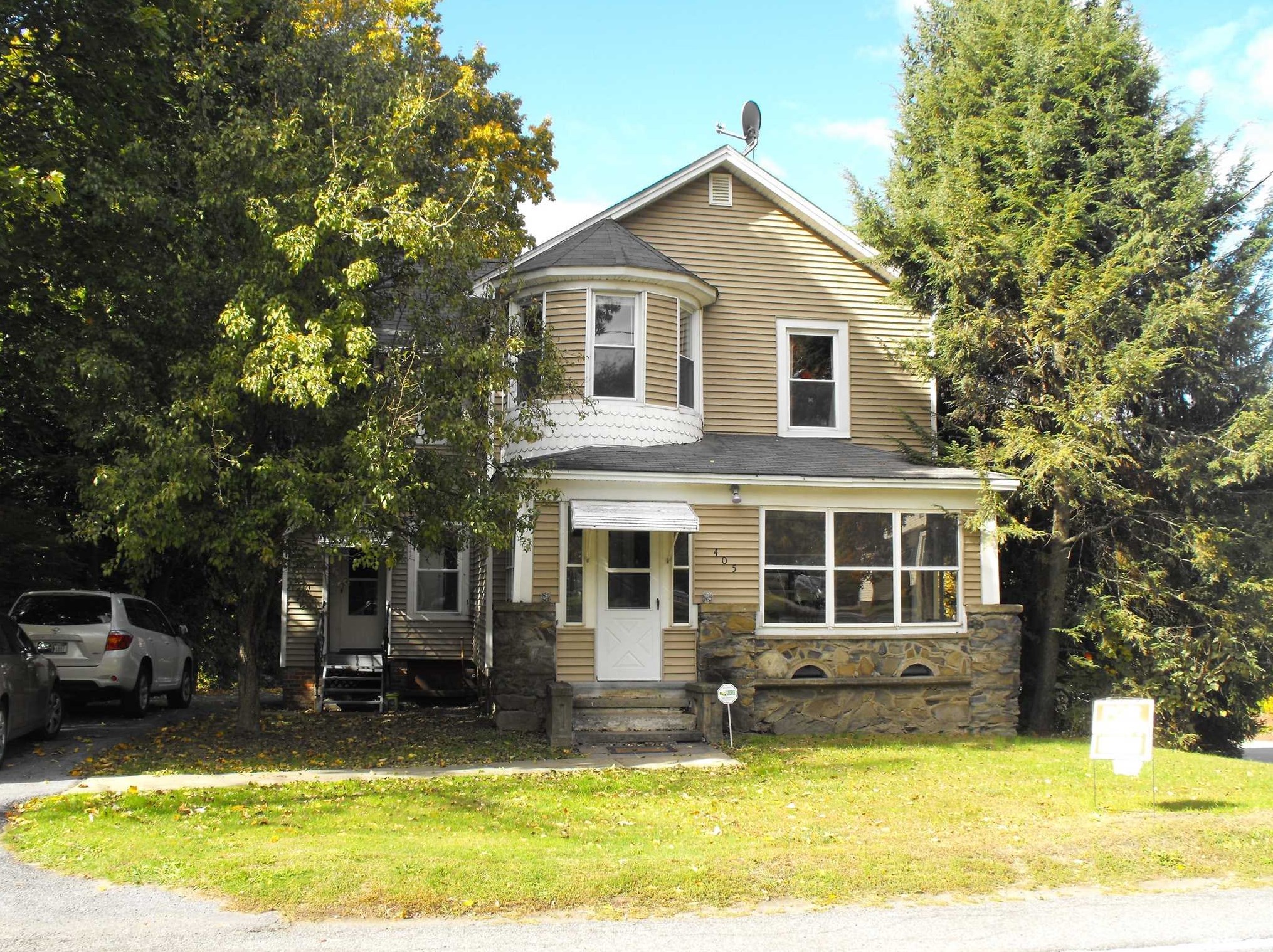405 Violet Ave, Poughkeepsie, NY 12601