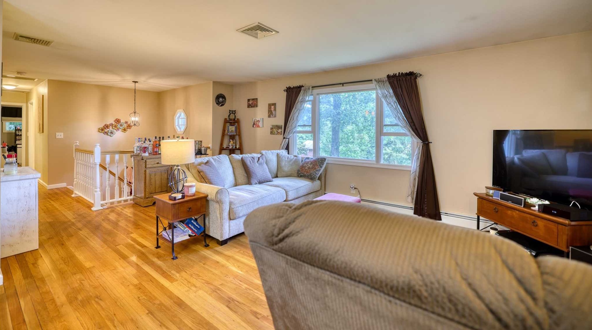 21 Gabriel Dr, Cortlandt Manor, NY 10567-1701