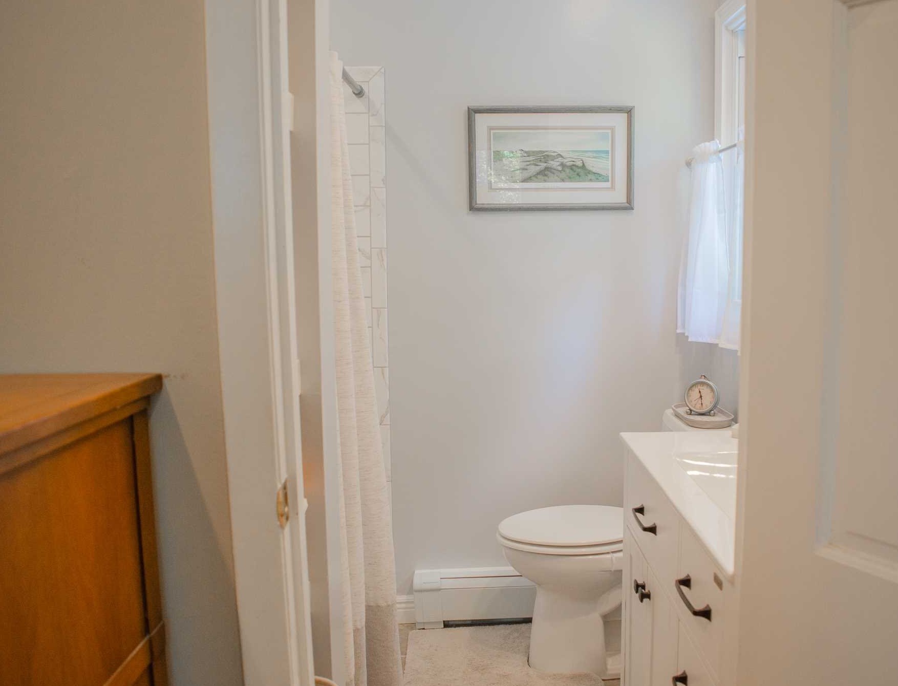 5 Elm St, Red Hook NY 12571-1148 exterior