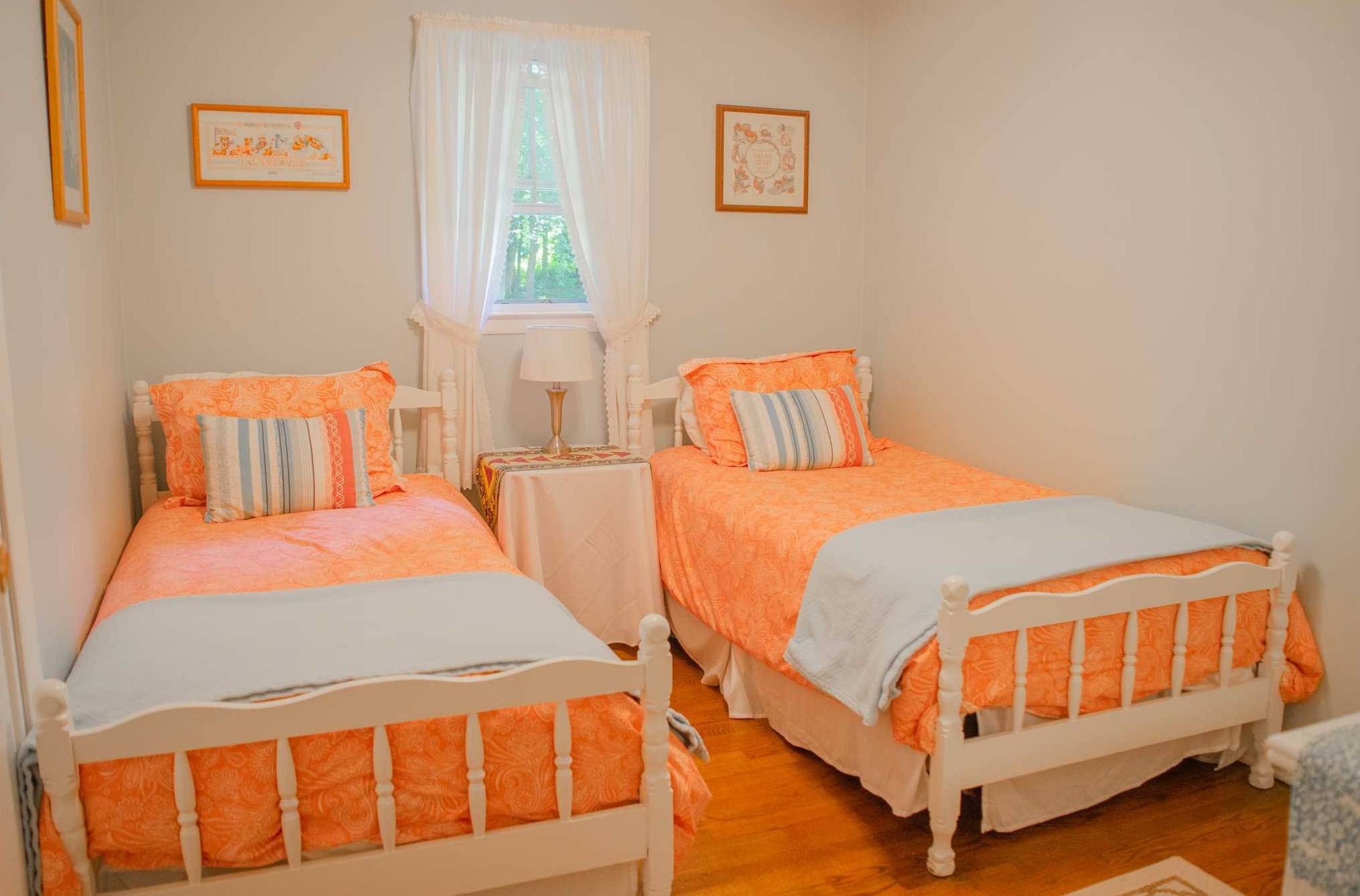 5 Elm St, Red Hook NY 12571-1148 exterior