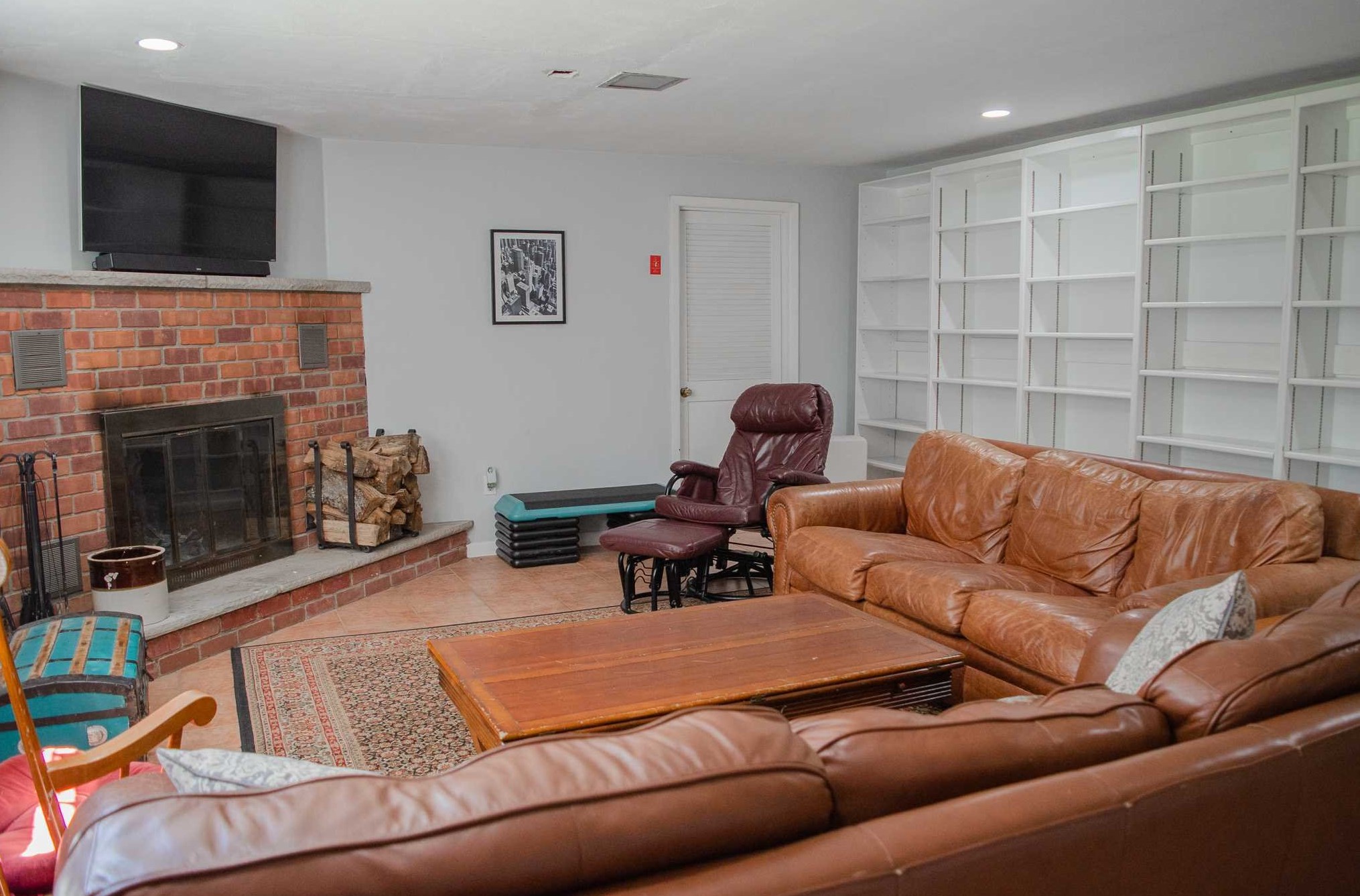 5 Elm St, Red Hook NY 12571-1148 exterior