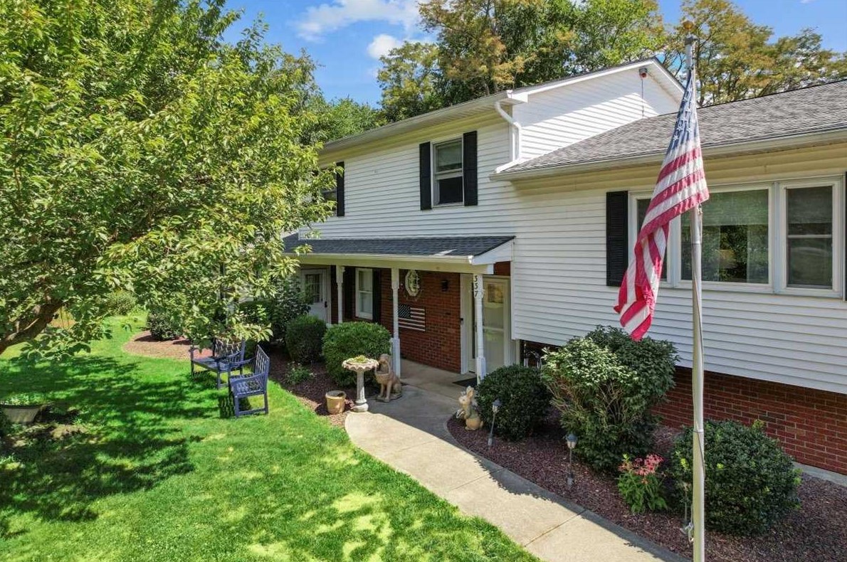 337 Augusta Dr, East Fishkill, NY 12533-3536