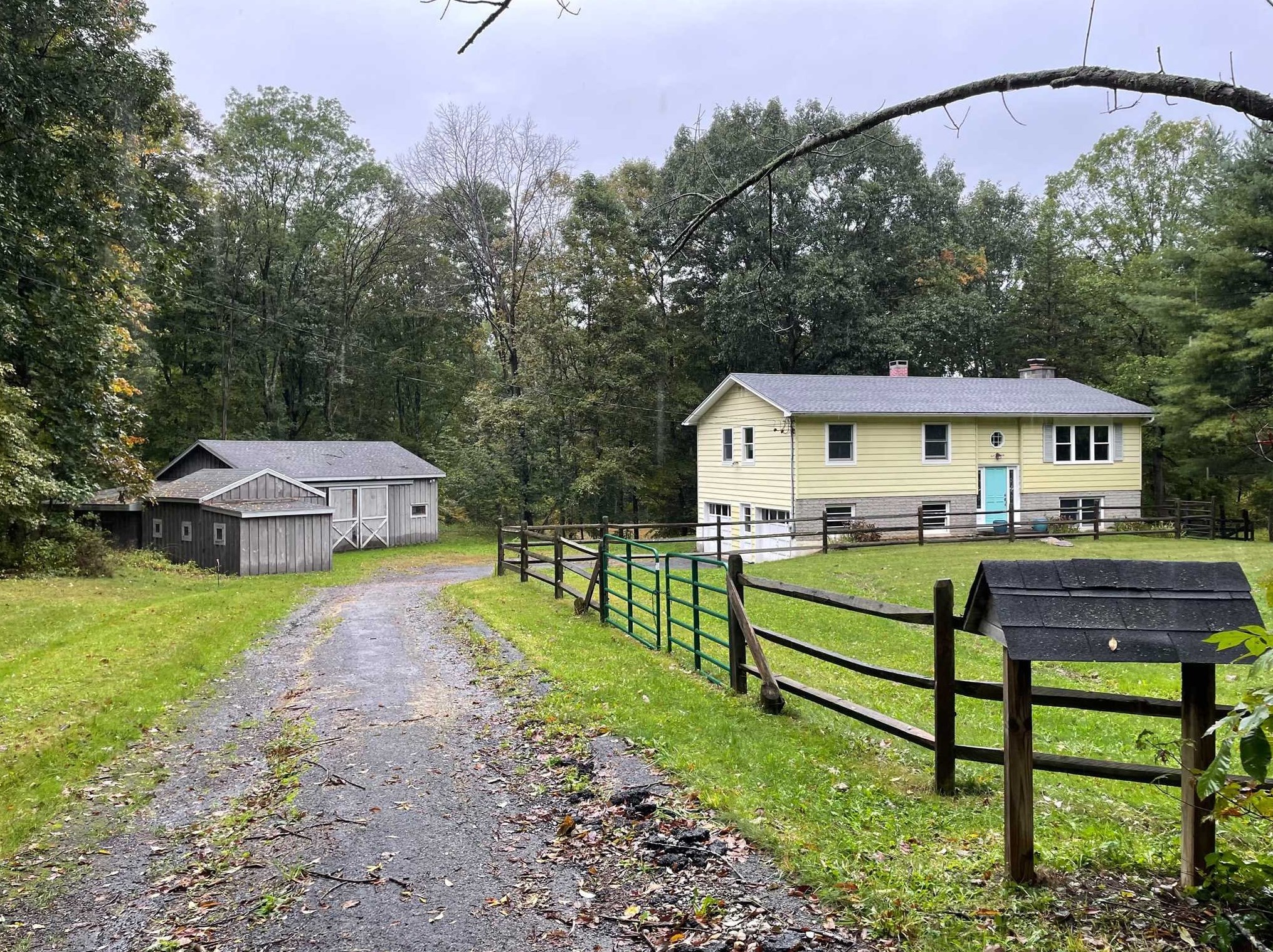 929 Centre Rd, Staatsburg, NY 12580