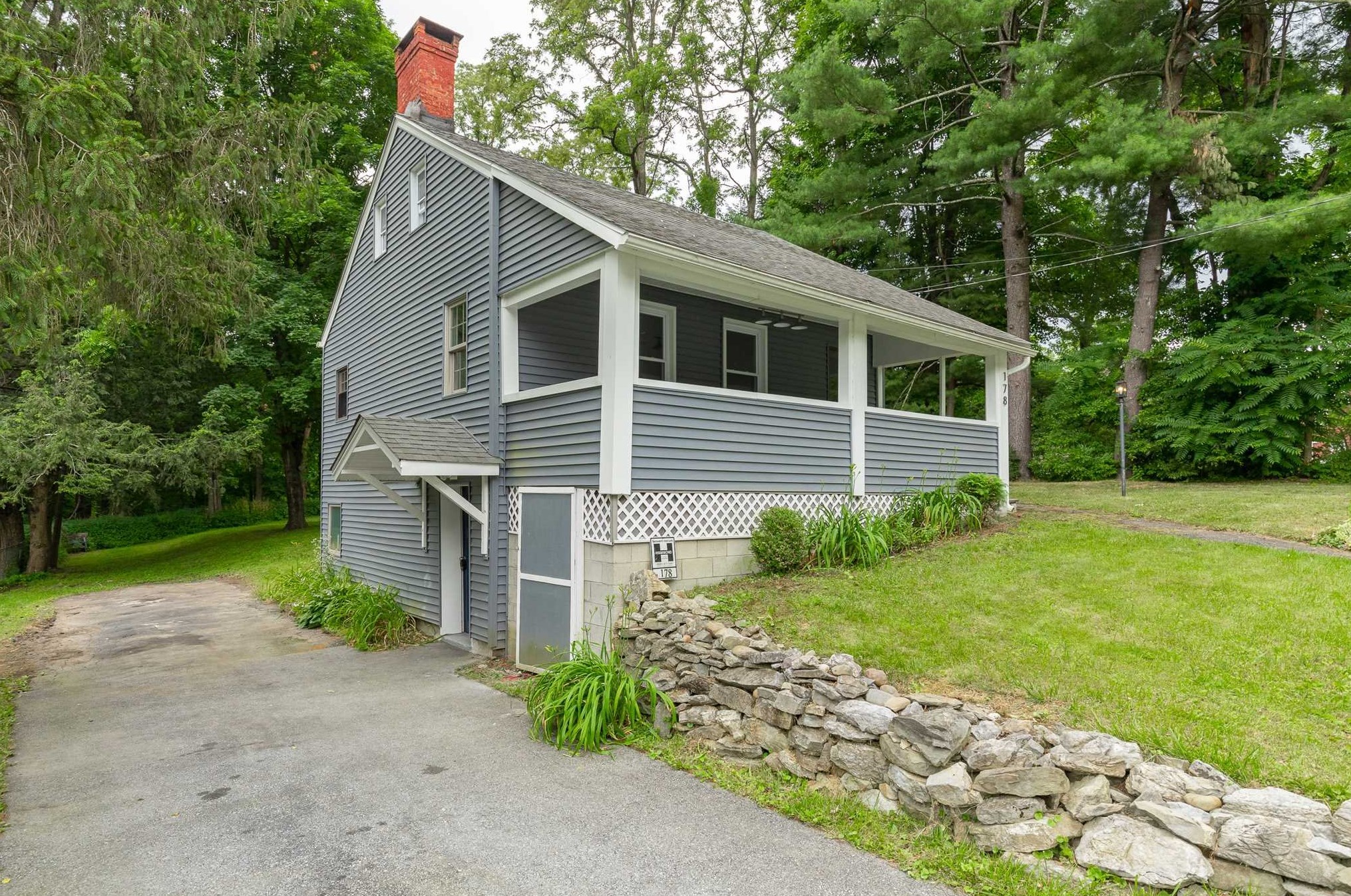 178 Rochdale Rd, Poughkeepsie, NY 12603