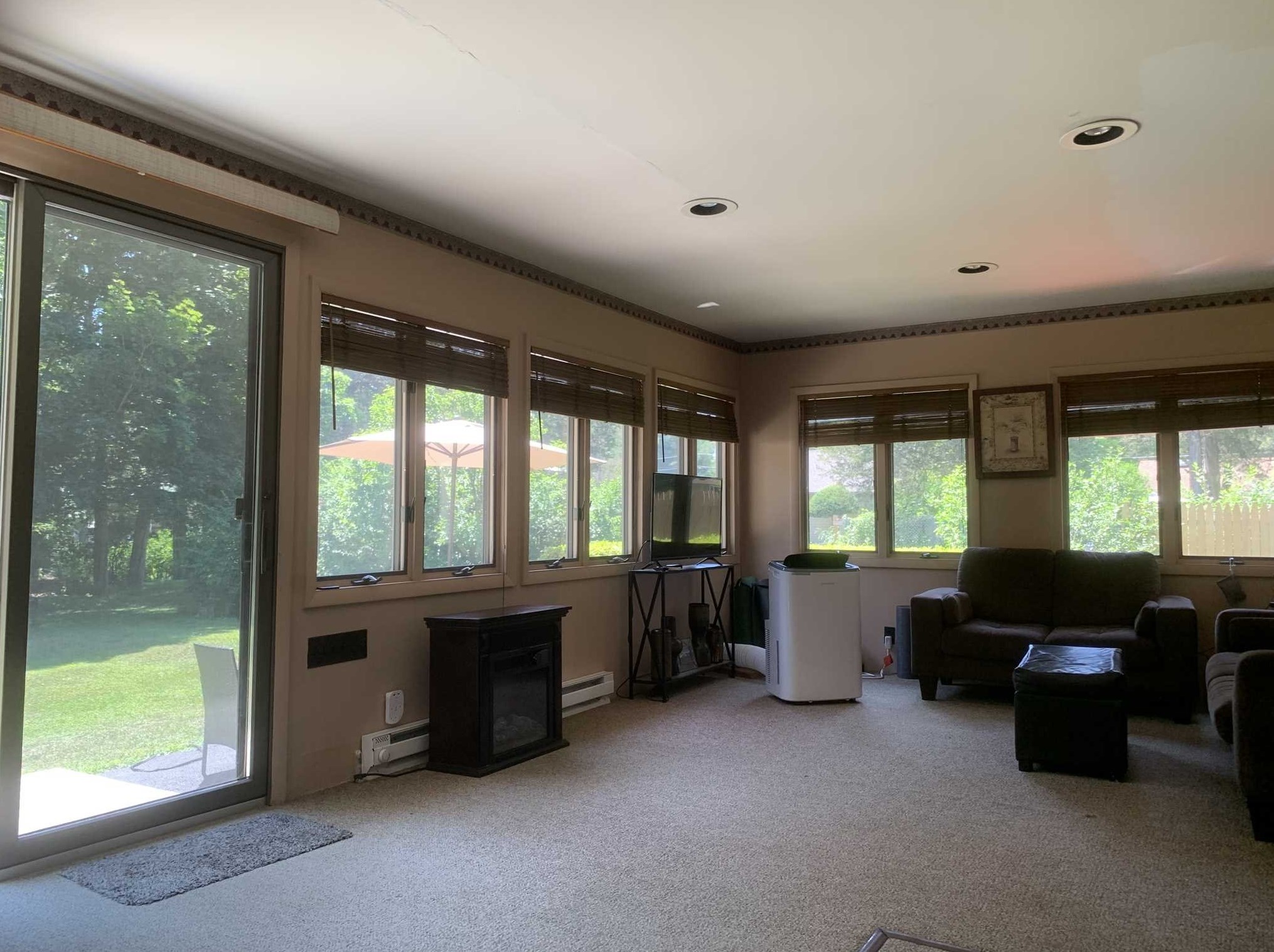 1 Schyler Dr, Poughkeepsie NY 12603 exterior