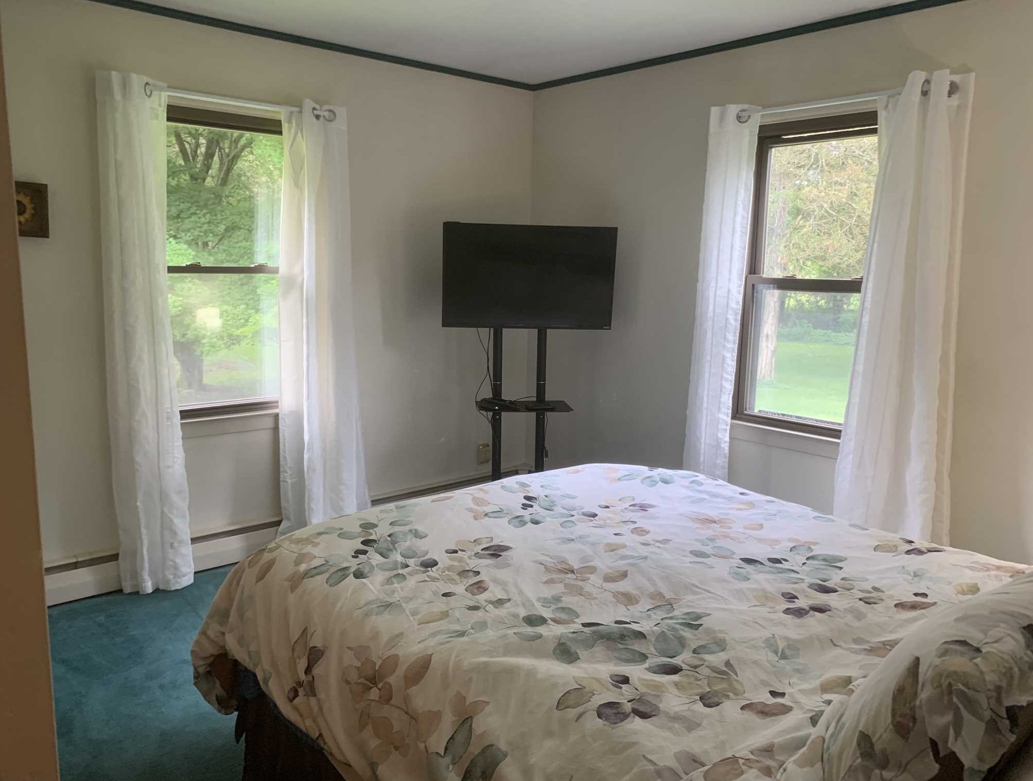 1 Schyler Dr, Poughkeepsie NY 12603 exterior