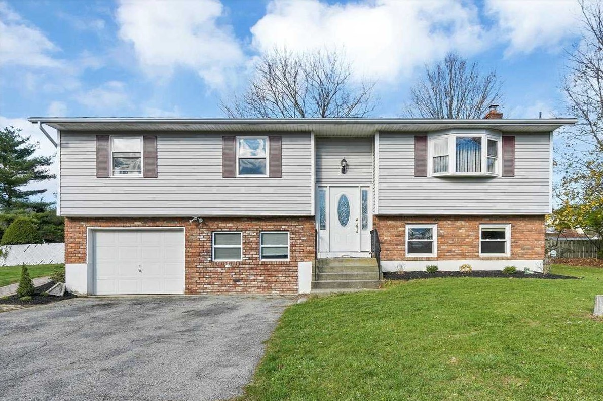 35 Crosby Ct, Fishkill, NY 12524