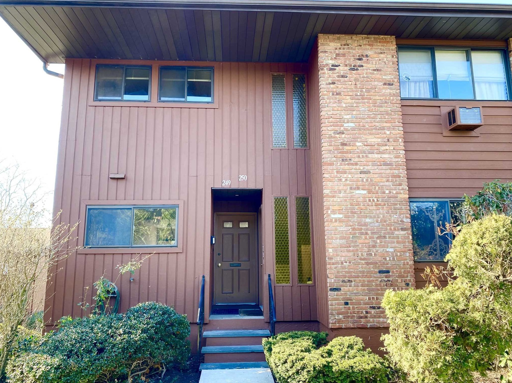 249 Coachlight Square, Montrose, NY 10548
