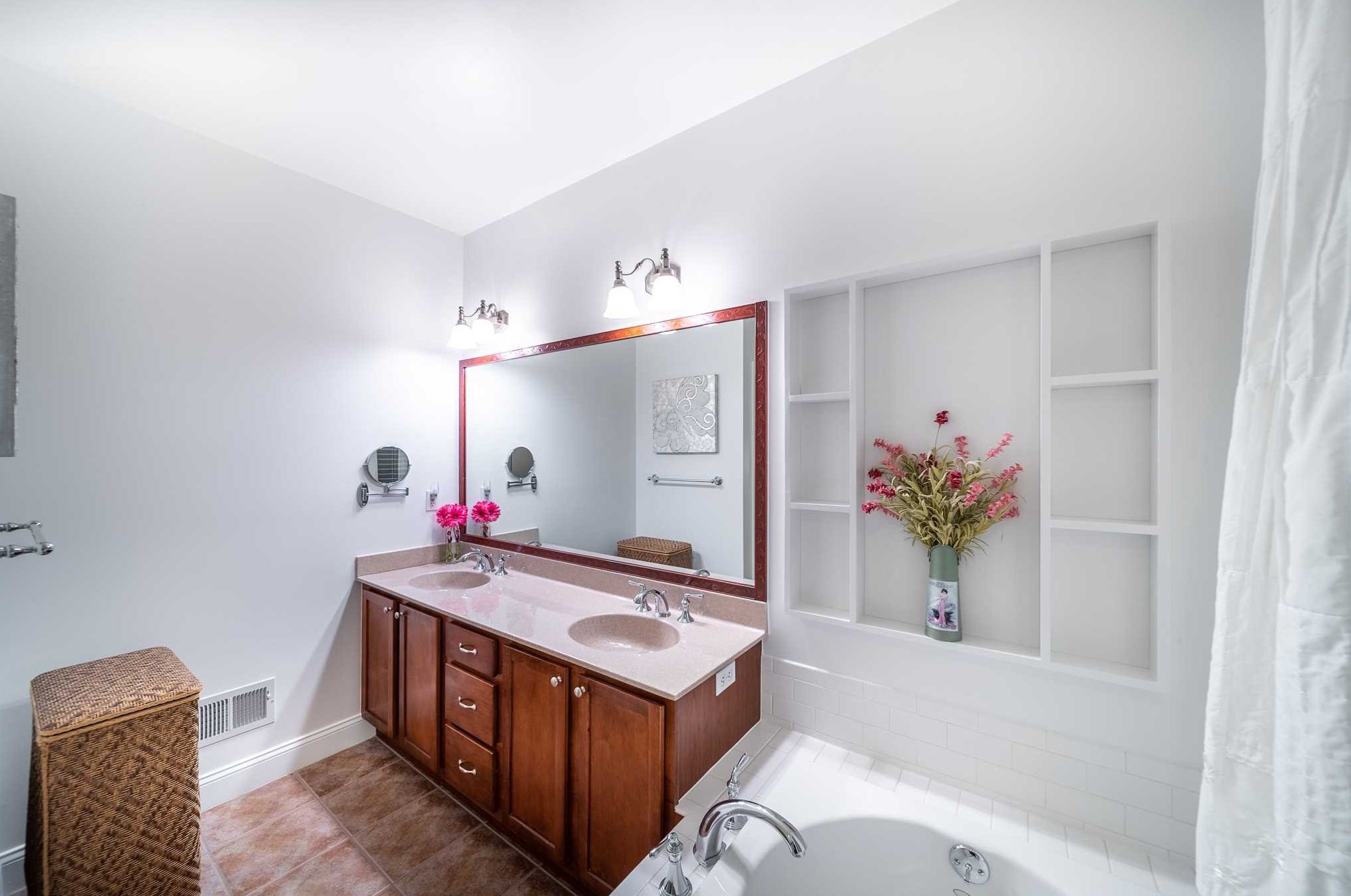 31 Four Corners Blvd, East Fishkill NY  12533-4309 exterior