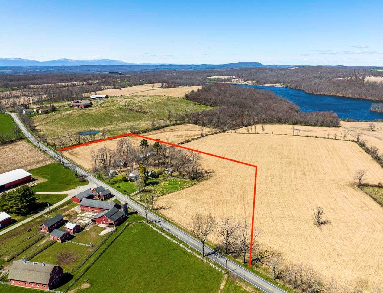 1033 Shunpike, Millbrook, NY 12545-4919