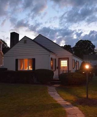 30 Mitchell Ave, Poughkeepsie, NY 12603-3422