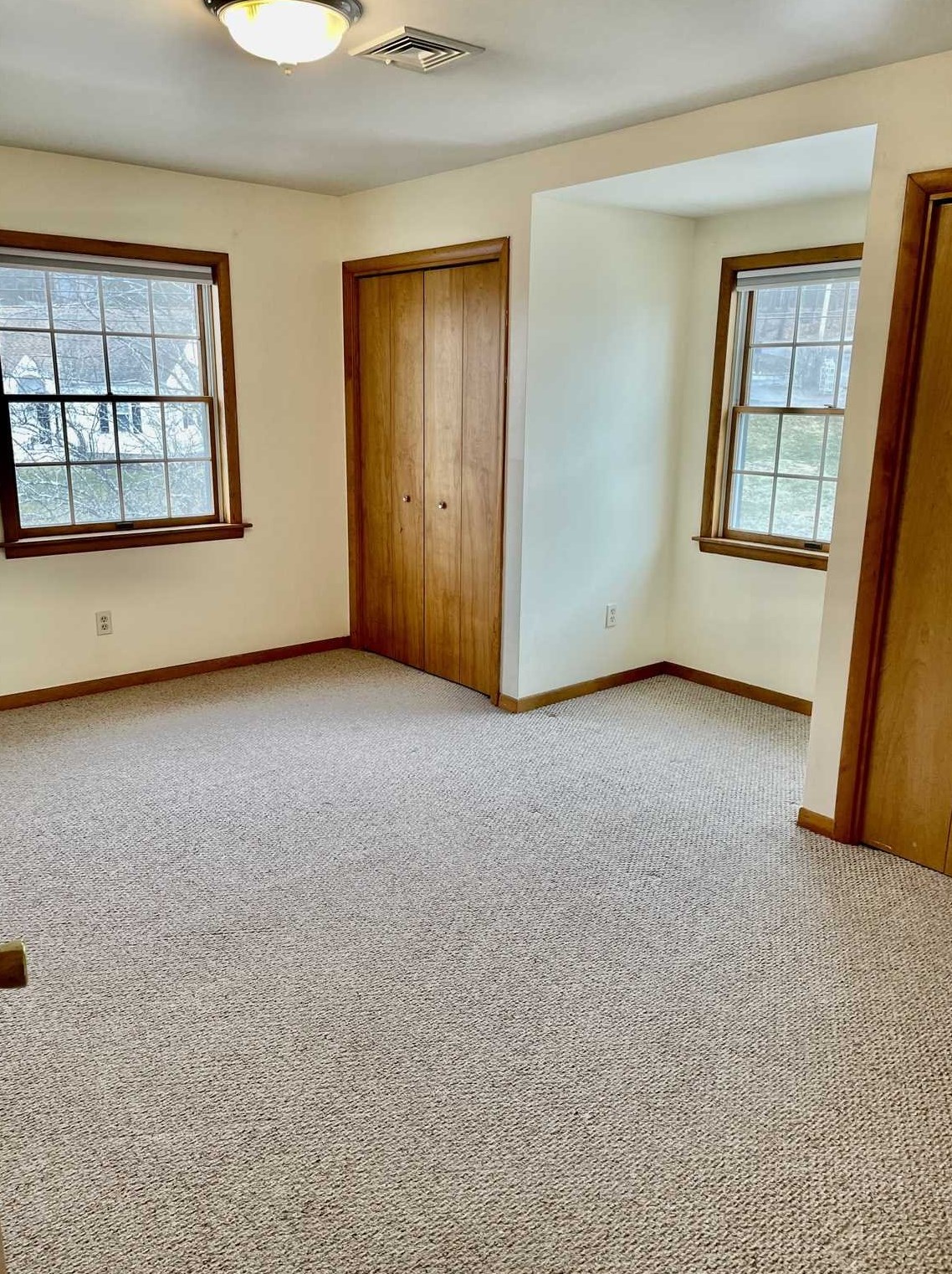 5230 Albany Post Rd, Hyde Park, NY 12538
