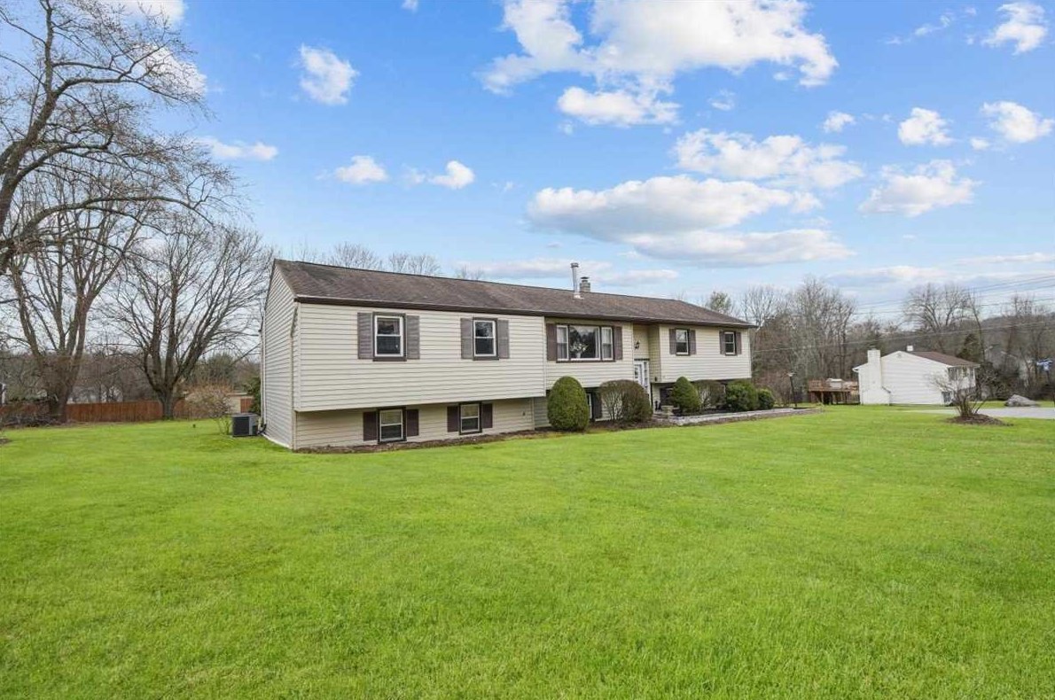 28 Darryl Ln, Kent Lakes, NY 10512