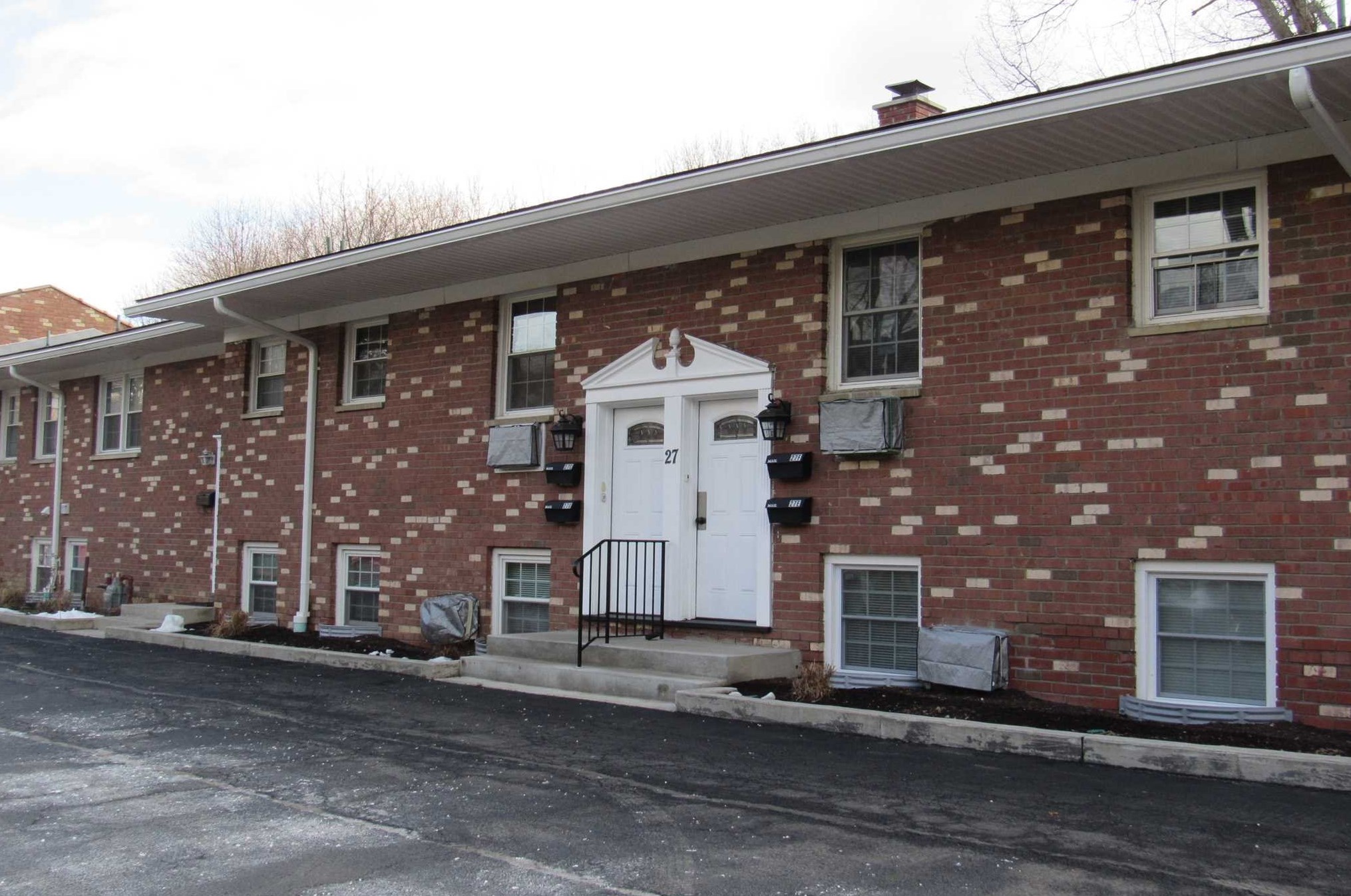 27 Alpine Dr, New Hamburg, NY 12590