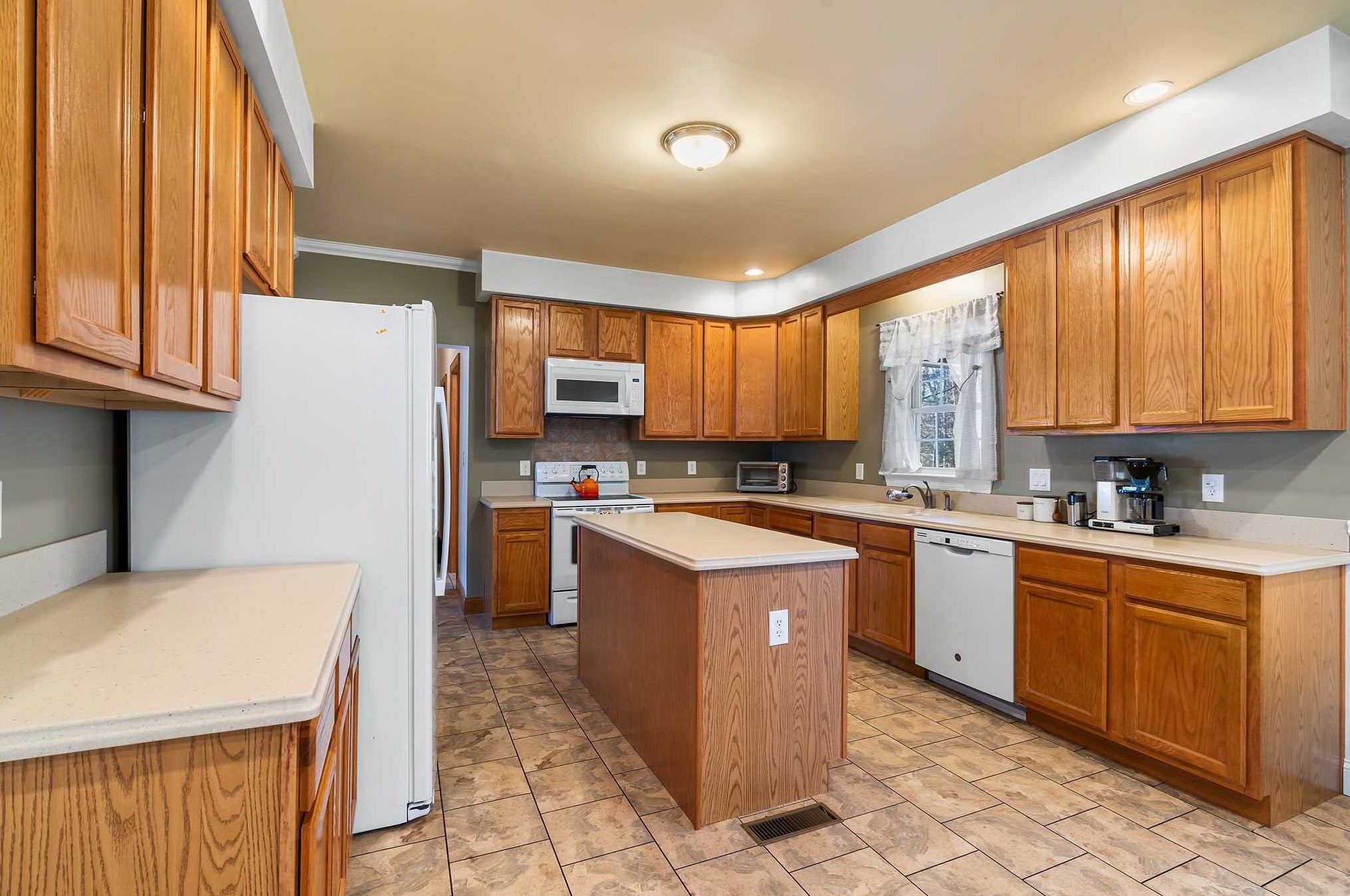 94 Manor Rd, Red Hook NY  12571-1205 exterior