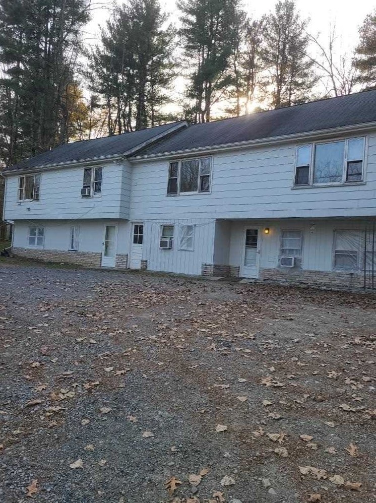 525 Lake Rd, Albany, NY 12256