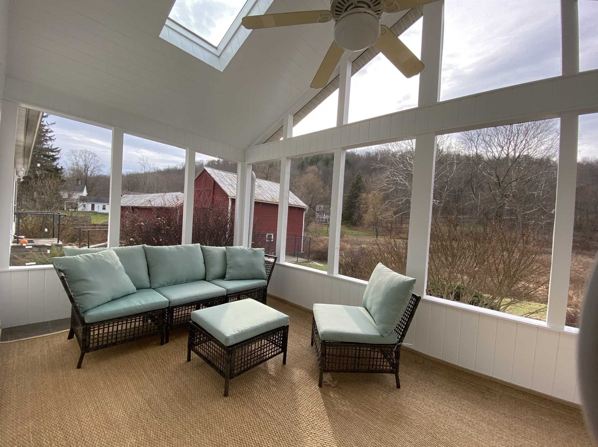 96 Hammertown Rd, Mount Ross, NY 12567