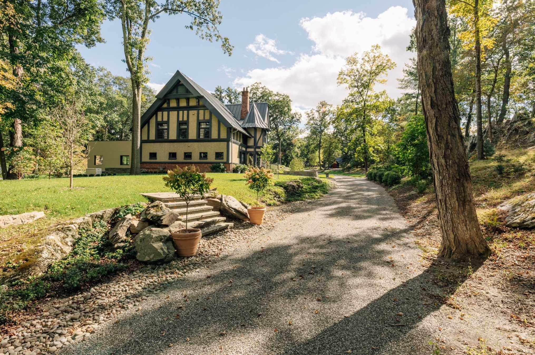 14 Vanderbilt Ln, Hyde Park, NY 12538