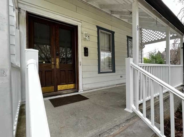 8 Parker Ave, Poughkeepsie NY  12601-1927 exterior