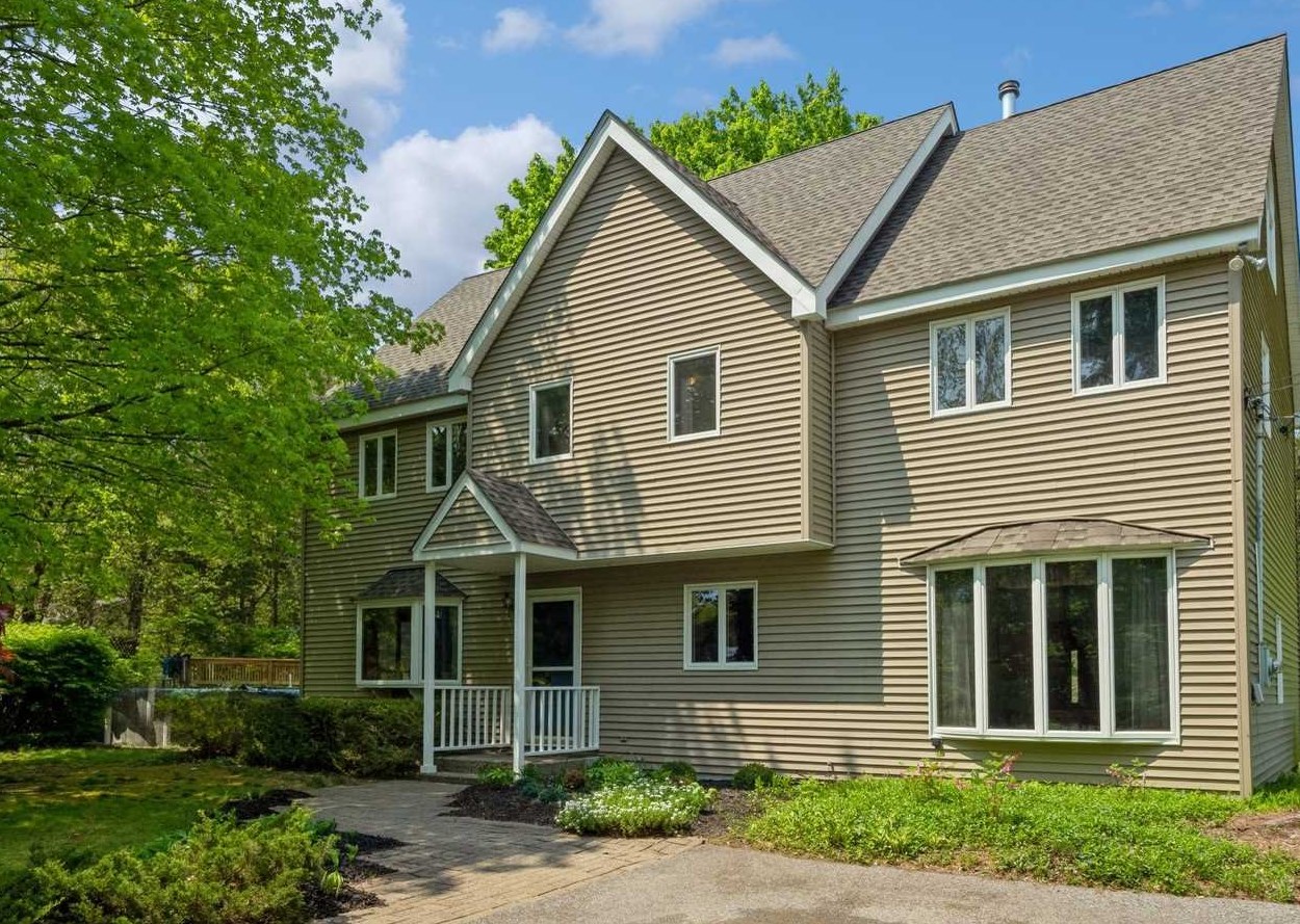 462 Rossway Rd, Pleasant Valley, NY 12569
