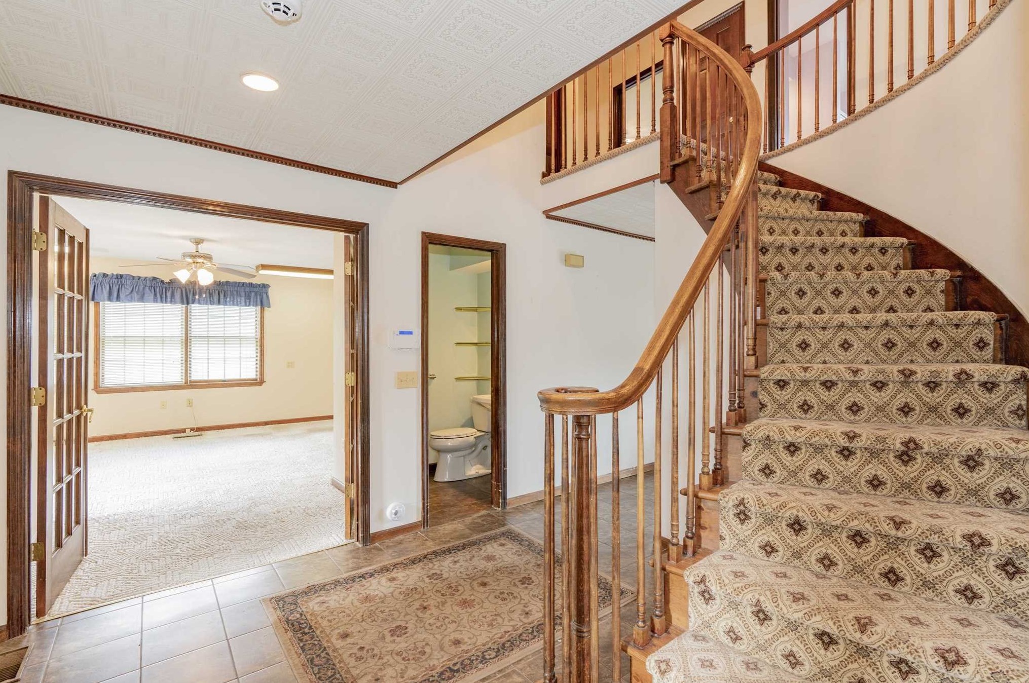 92 Saddle Ridge Dr, East Fishkill, NY 12533-6044